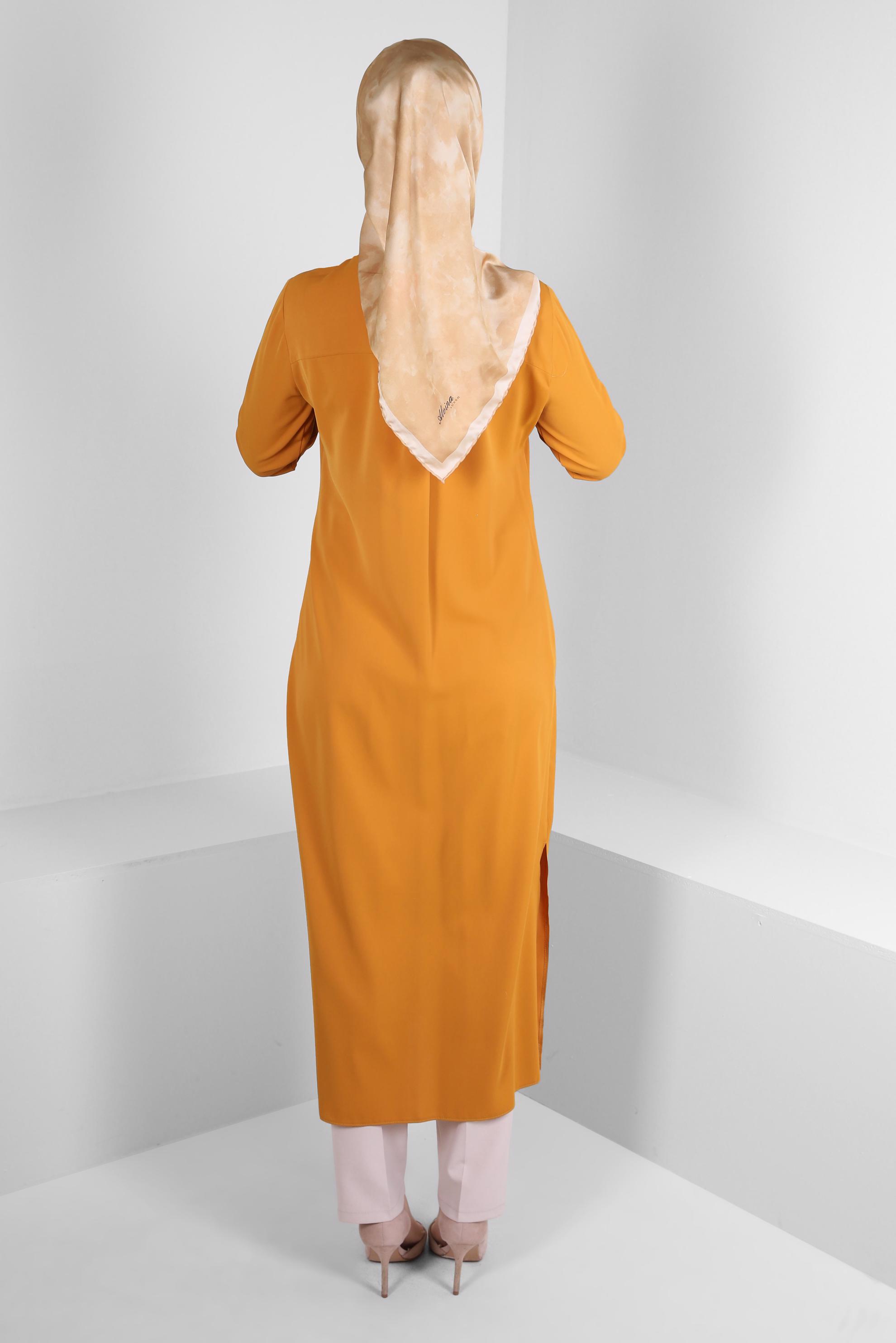 Tesettür giyim SARI TAŞ BASKILI GİZLİ DÜĞMELİ UZUN TUNİK 43548