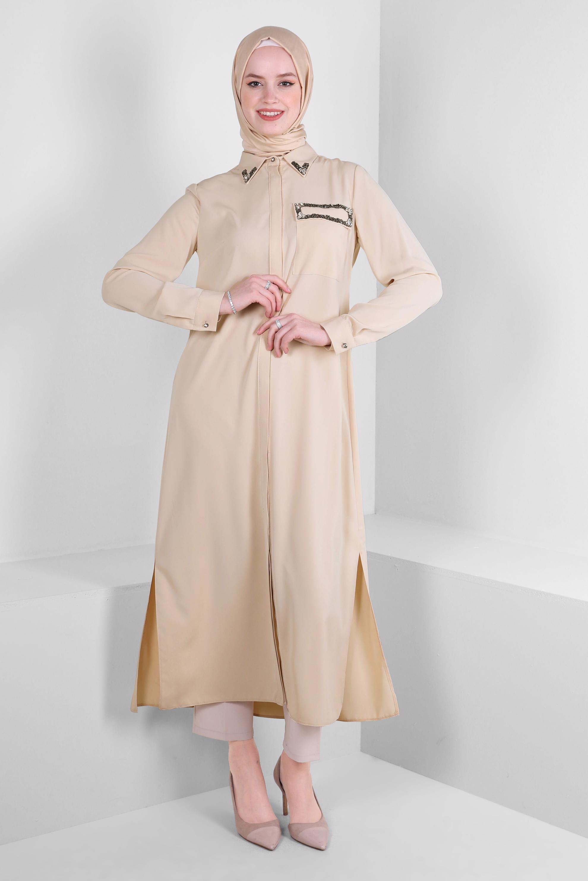 Tesettür giyim BEJ TAŞ BASKILI GİZLİ DÜĞMELİ UZUN TUNİK 43548