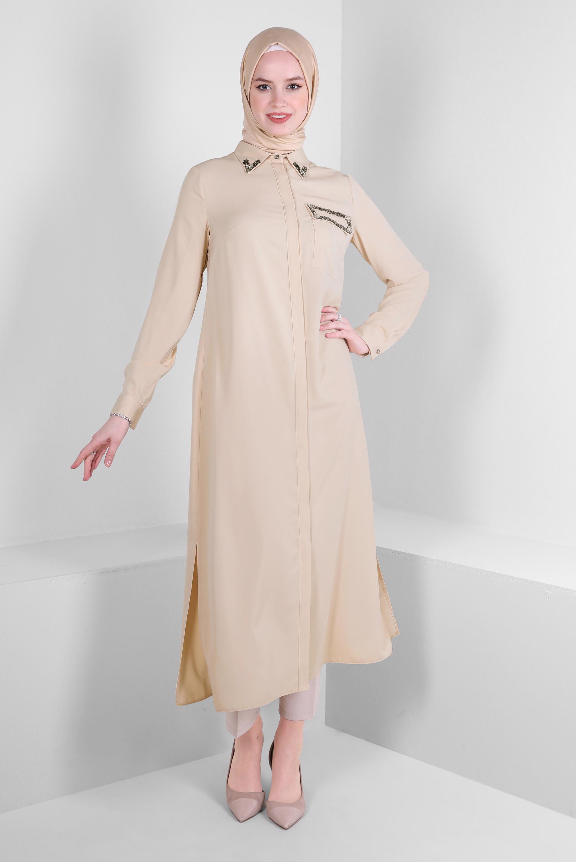 Tesettür giyim BEJ TAŞ BASKILI GİZLİ DÜĞMELİ UZUN TUNİK 43548