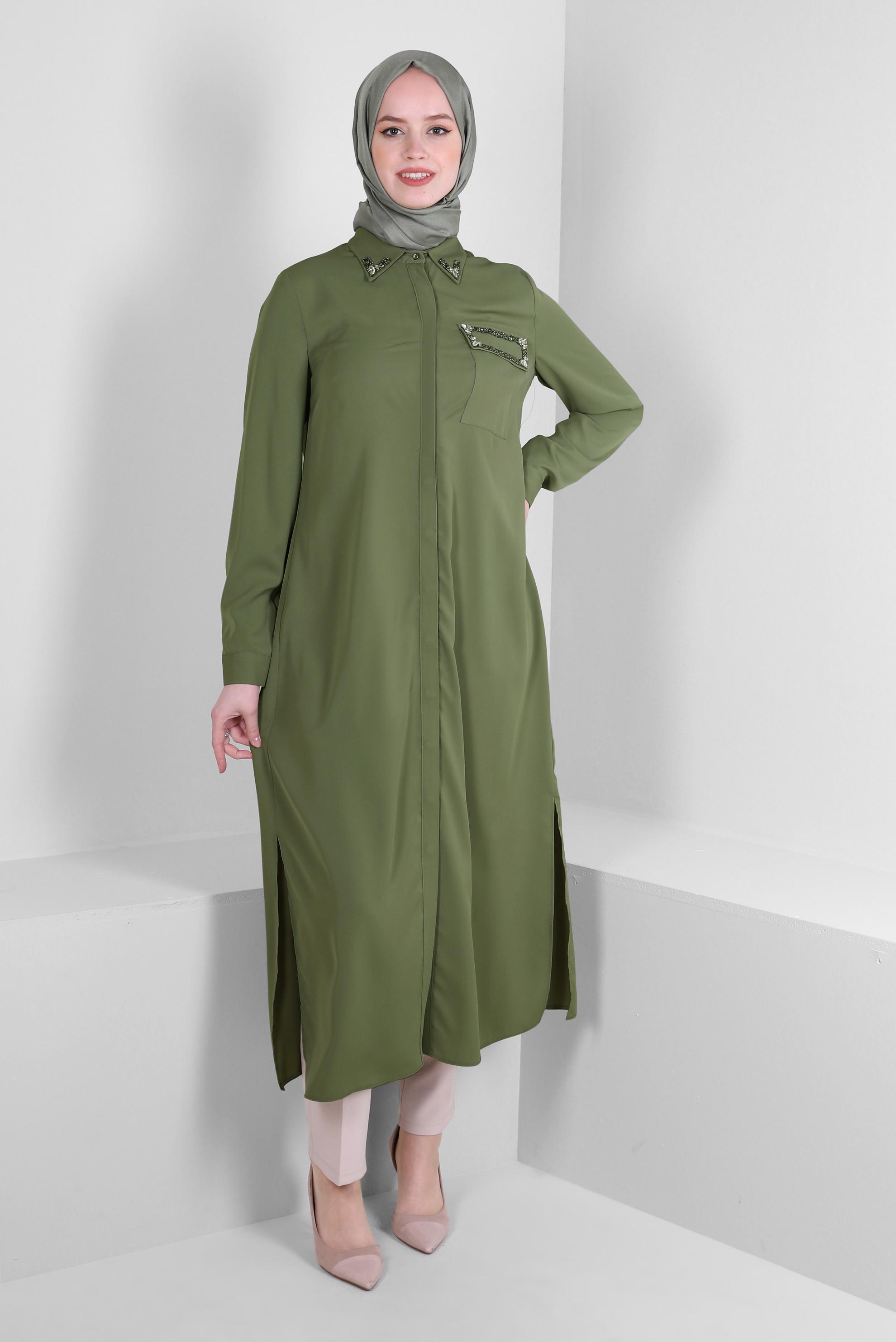 Tesettür giyim HAKİ TAŞ BASKILI GİZLİ DÜĞMELİ UZUN TUNİK 43548