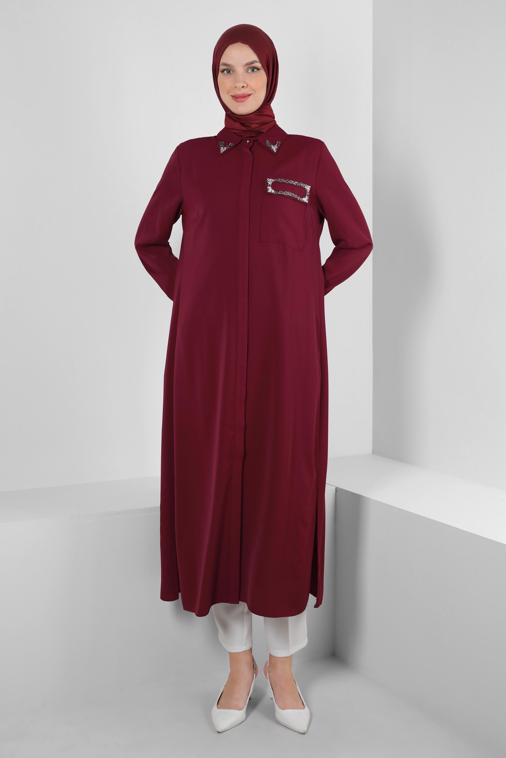 Tesettür giyim BORDO TAŞ BASKILI GİZLİ DÜĞMELİ UZUN TUNİK 43548