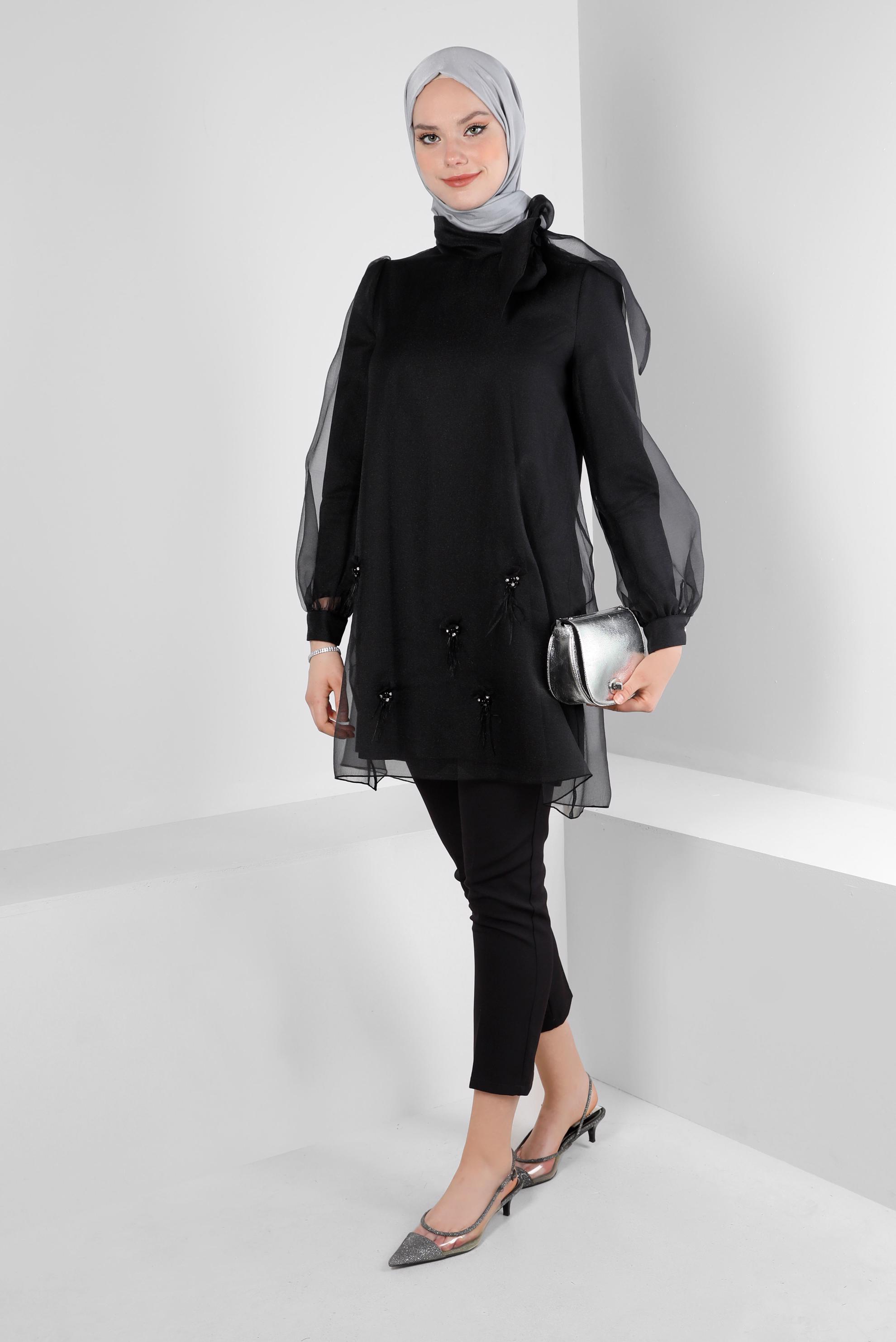 Tesettür giyim SİYAH YAKASI BAĞLAMALI AKSESUAR DETAYLI TUNİK 43577	