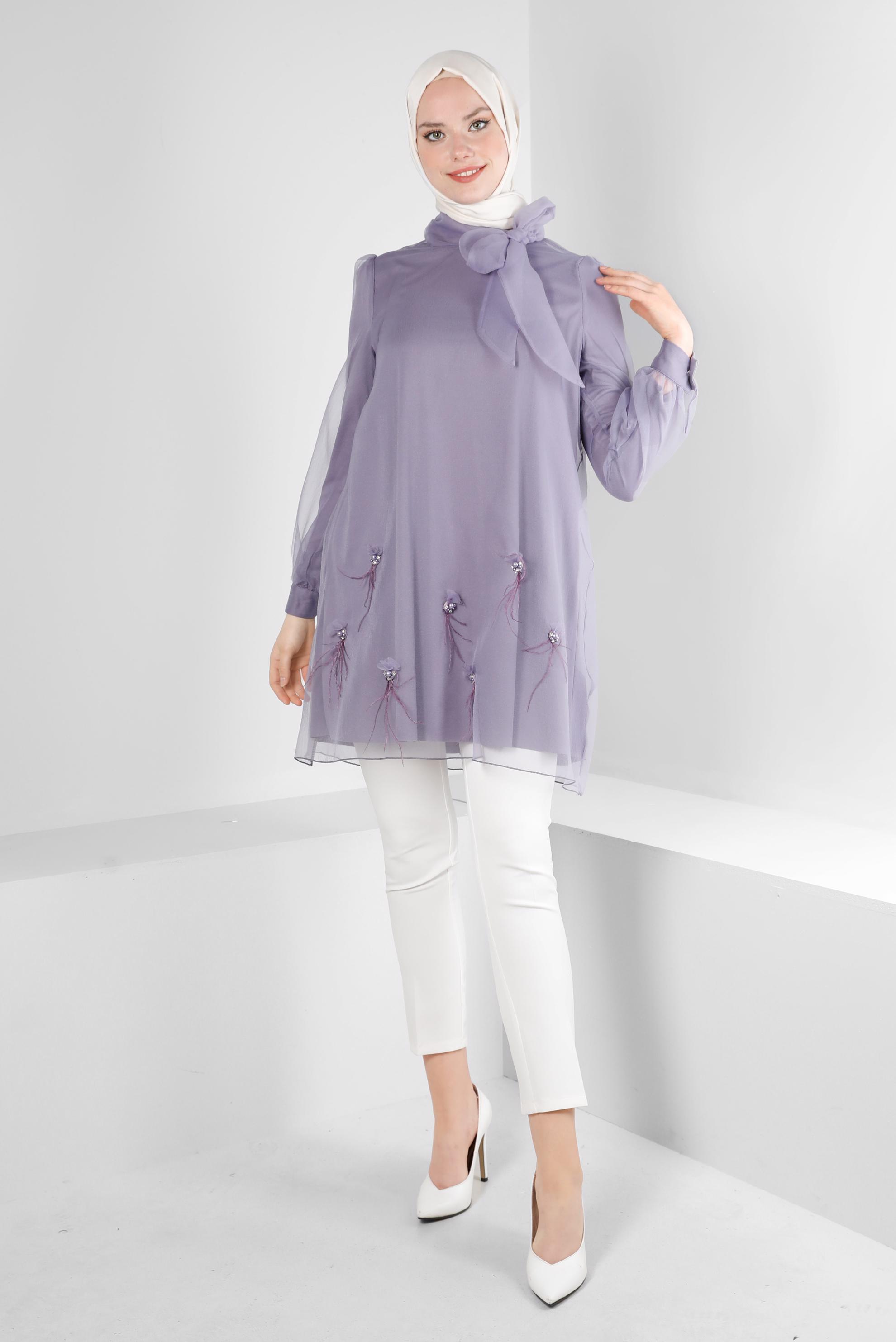 Tesettür giyim MOR YAKASI BAĞLAMALI AKSESUAR DETAYLI TUNİK 43577	
