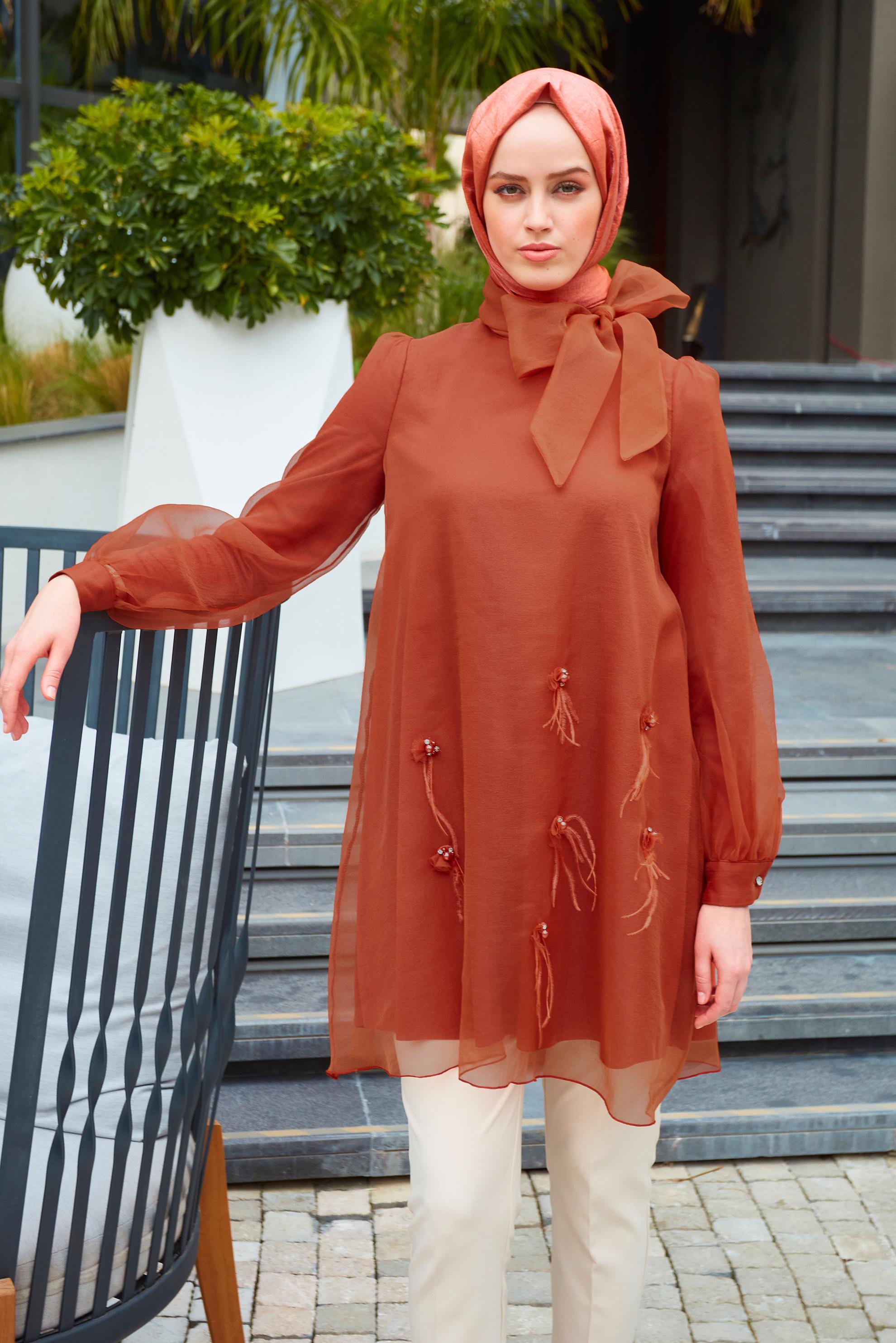 Tesettür giyim TURUNCU YAKASI BAĞLAMALI AKSESUAR DETAYLI TUNİK 43577	