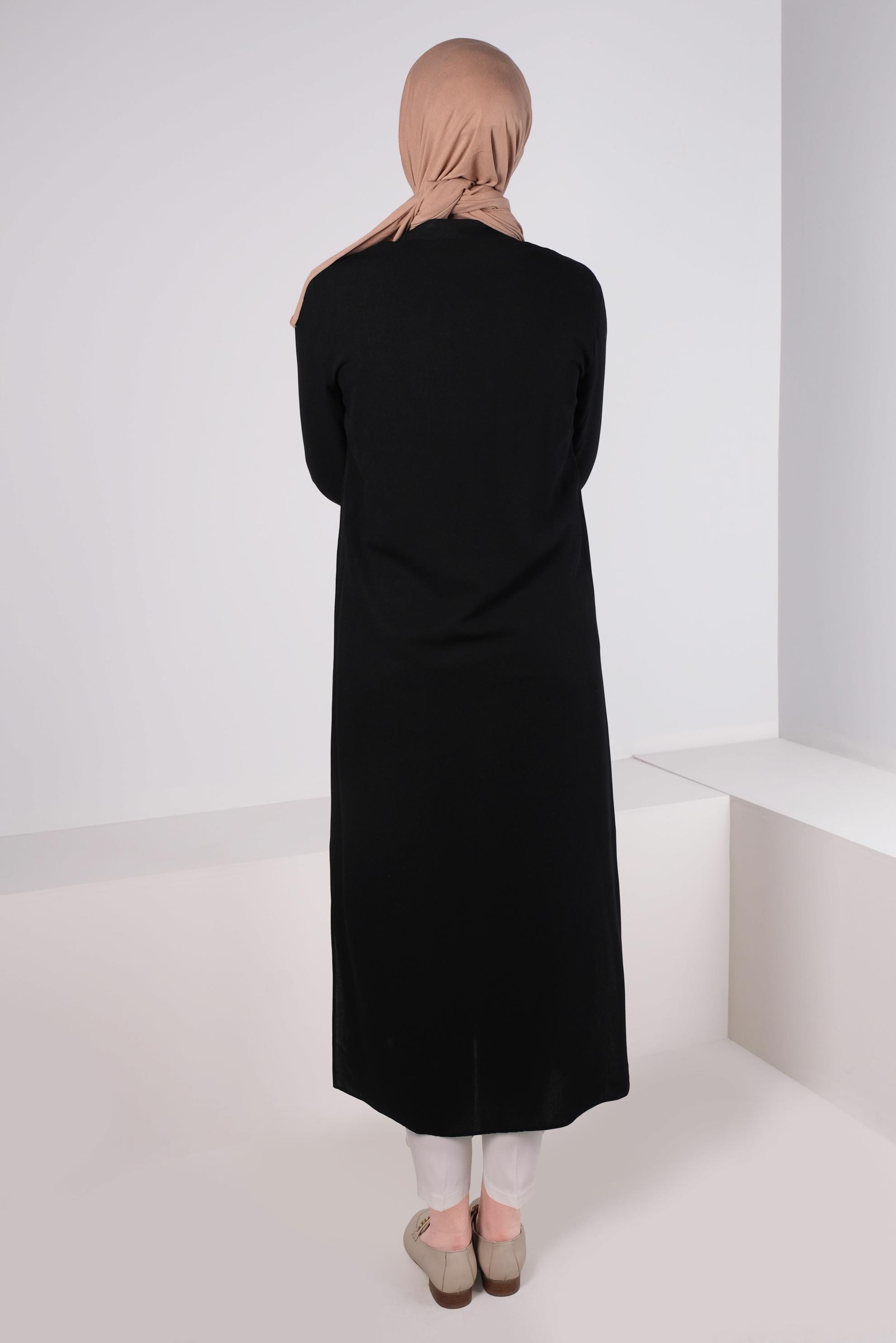 Tesettür giyim SİYAH CEBİ AKSESUAR DETAYLI DÜĞMELİ TUNİK 43583