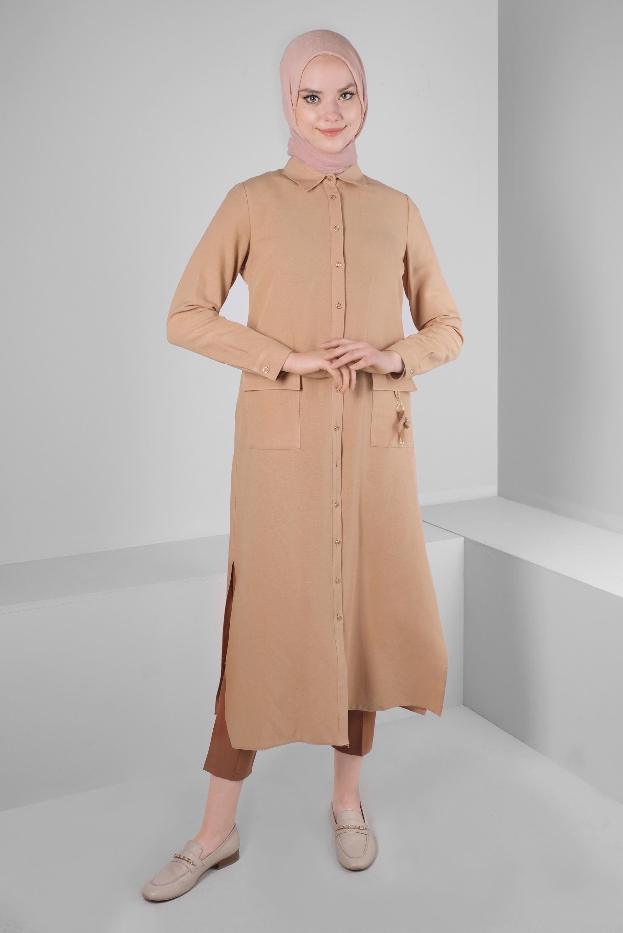 Tesettür giyim KAHVE CEBİ AKSESUAR DETAYLI DÜĞMELİ TUNİK 43583