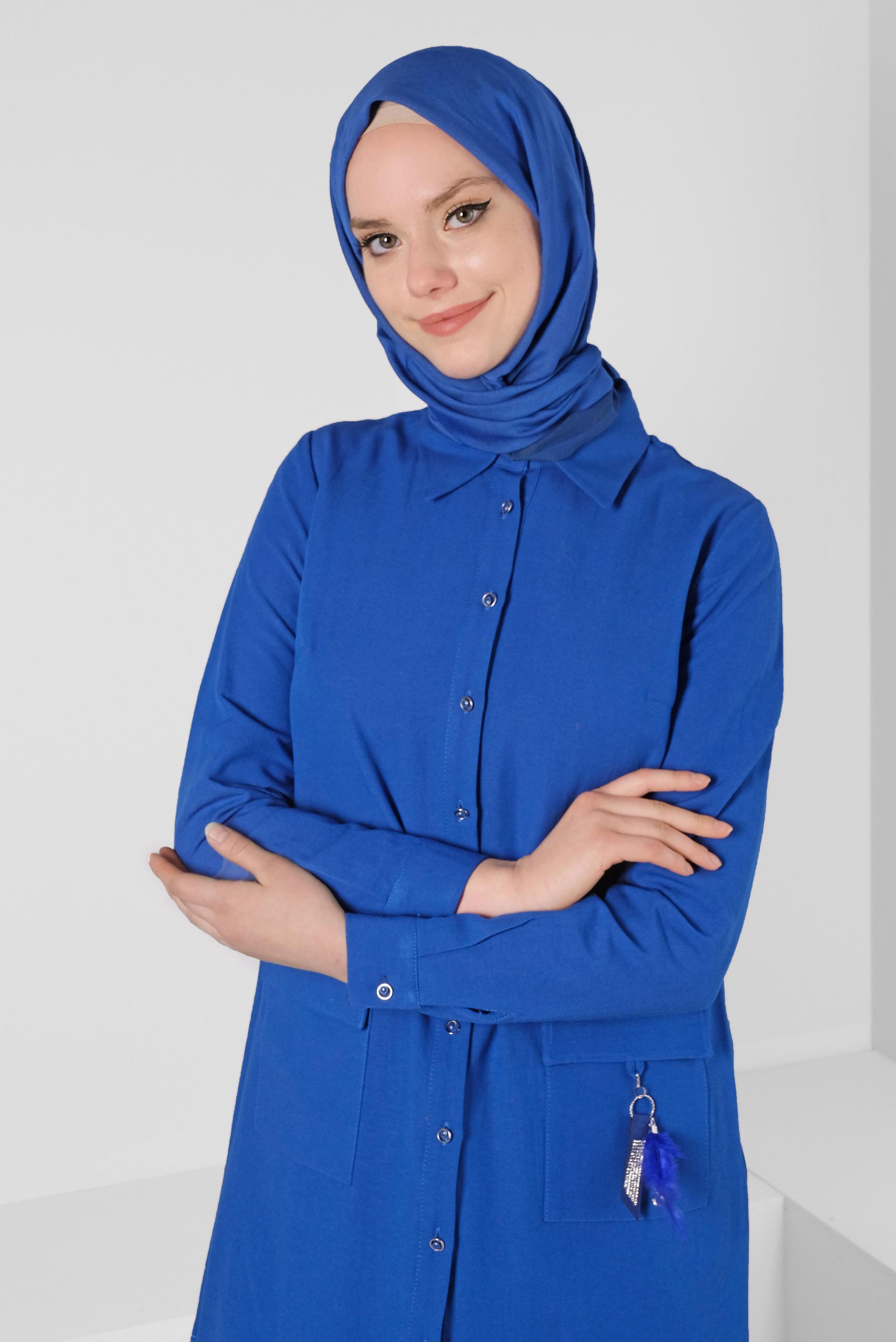 Tesettür giyim LACİVERT CEBİ AKSESUAR DETAYLI DÜĞMELİ TUNİK 43583