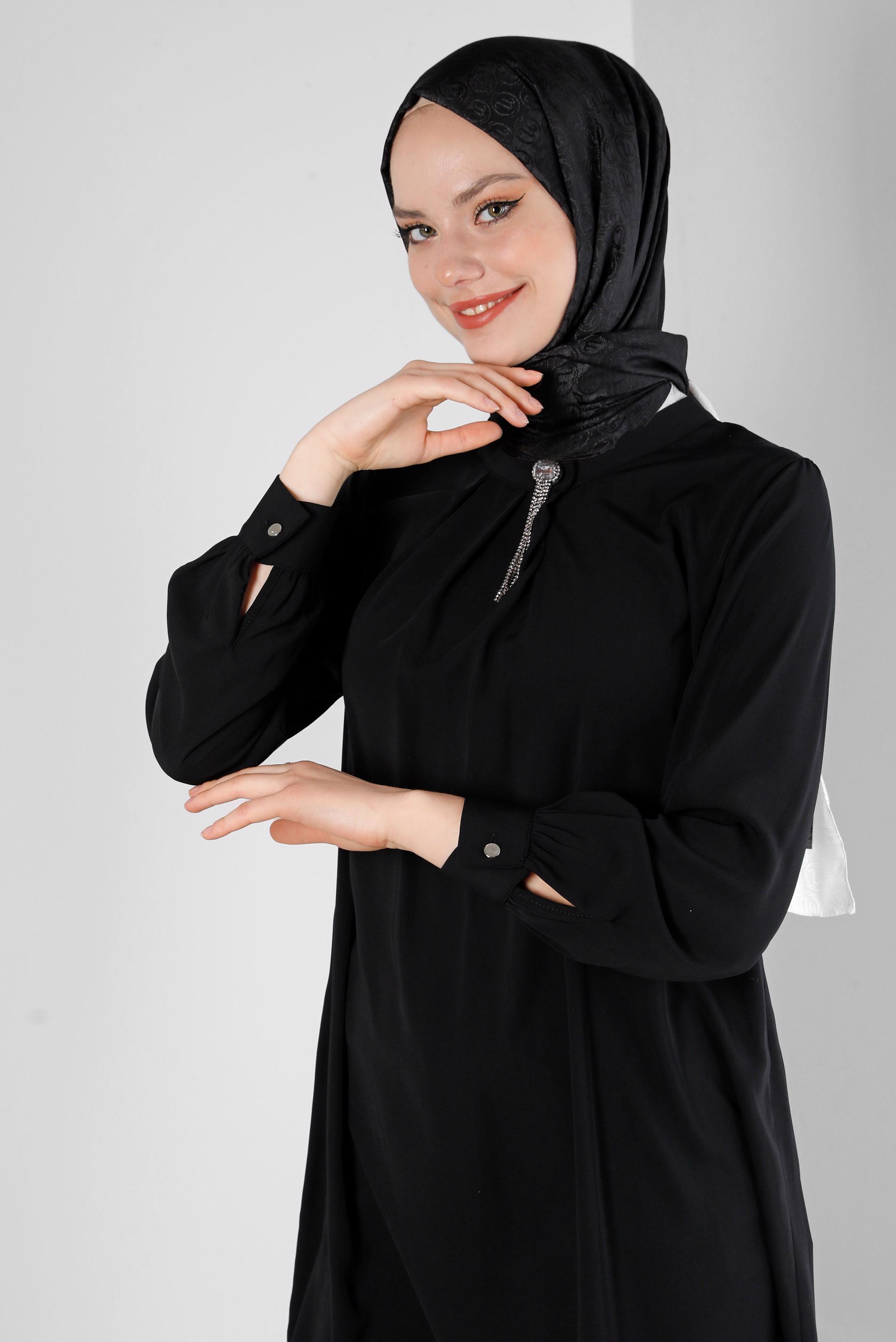Tesettür giyim SİYAH TAŞ DETAYLI PİLİSELİ TUNİK 43586