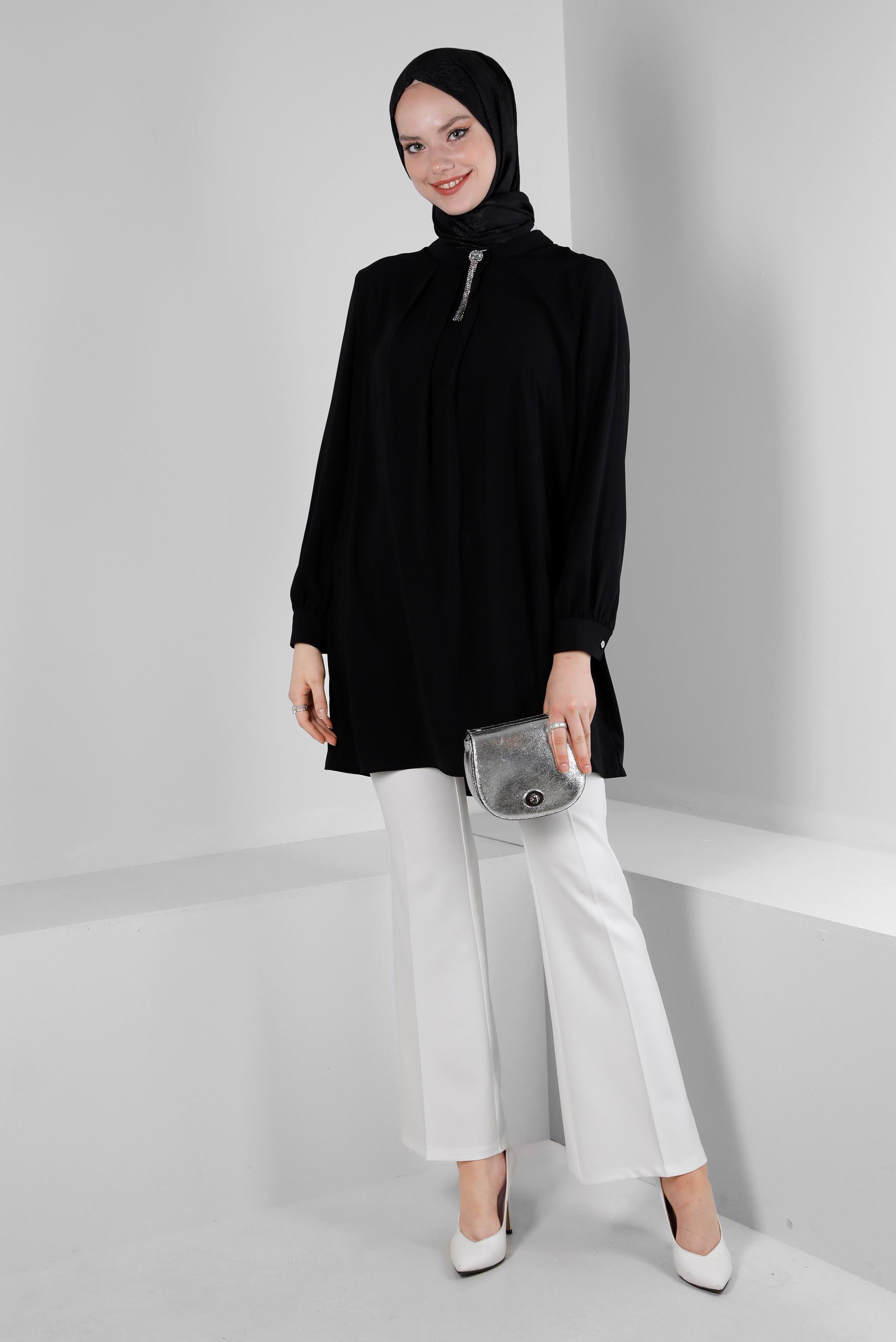 Tesettür giyim SİYAH TAŞ DETAYLI PİLİSELİ TUNİK 43586