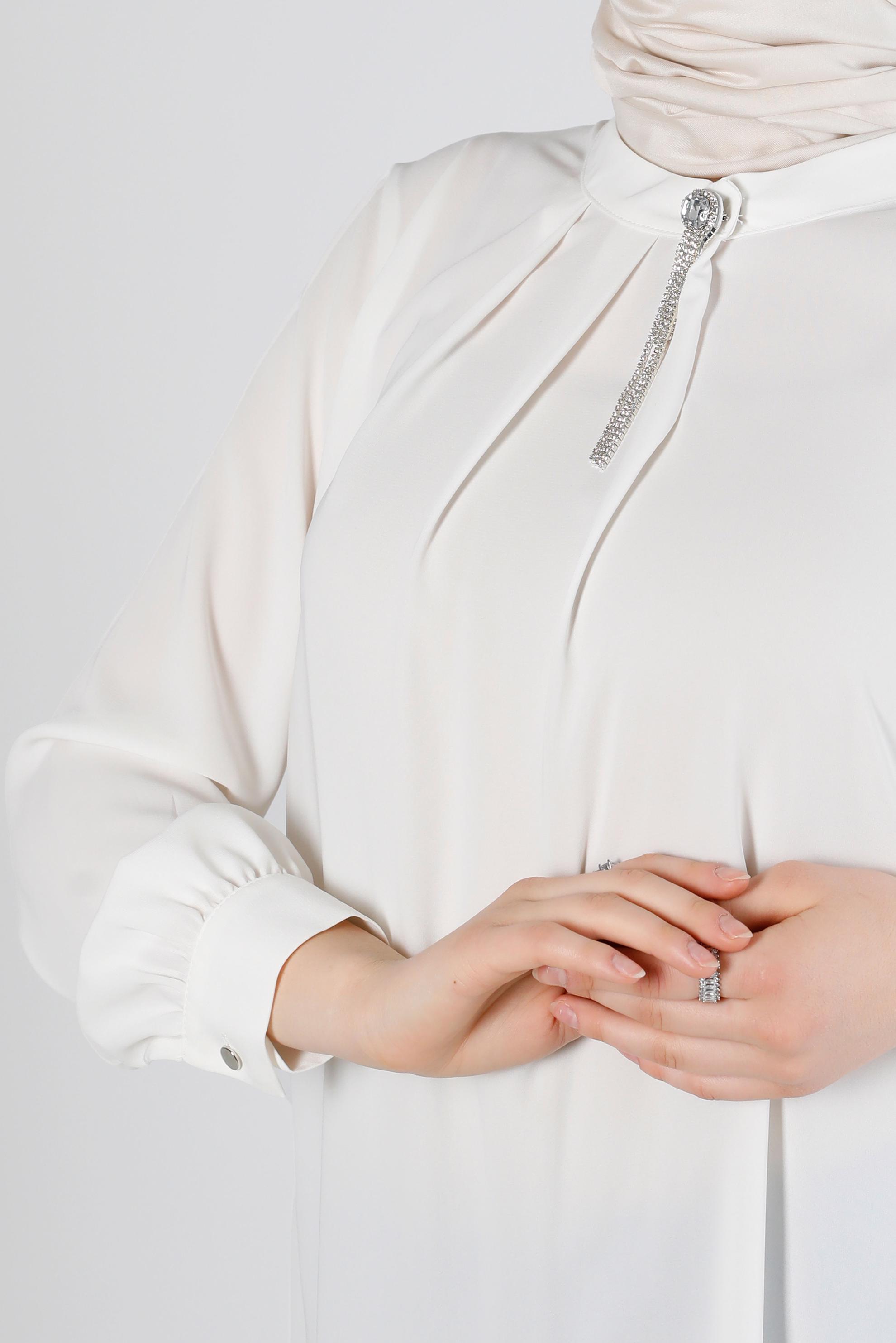 Tesettür giyim BEYAZ TAŞ DETAYLI PİLİSELİ TUNİK 43586