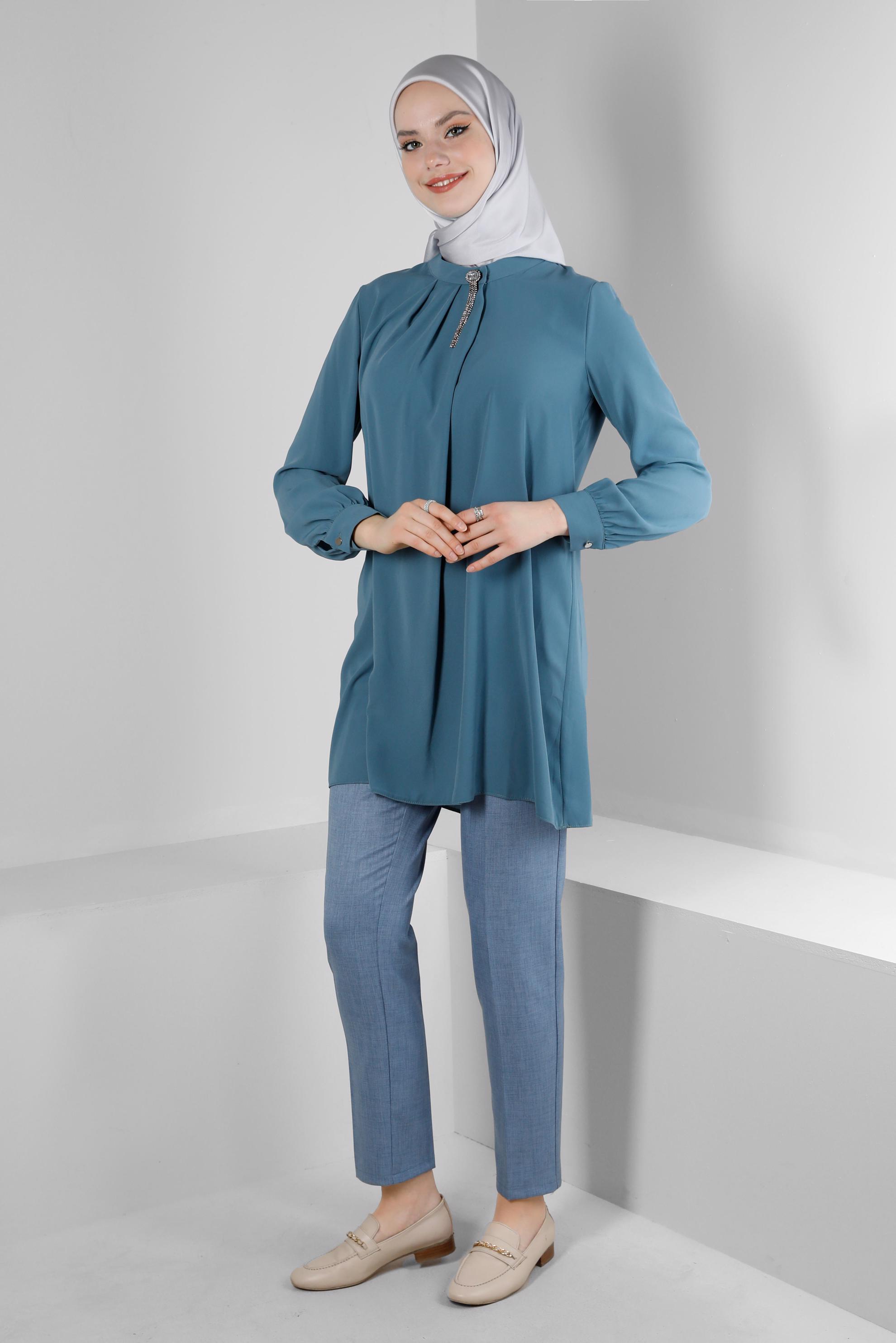 Tesettür giyim YEŞİL TAŞ DETAYLI PİLİSELİ TUNİK 43586