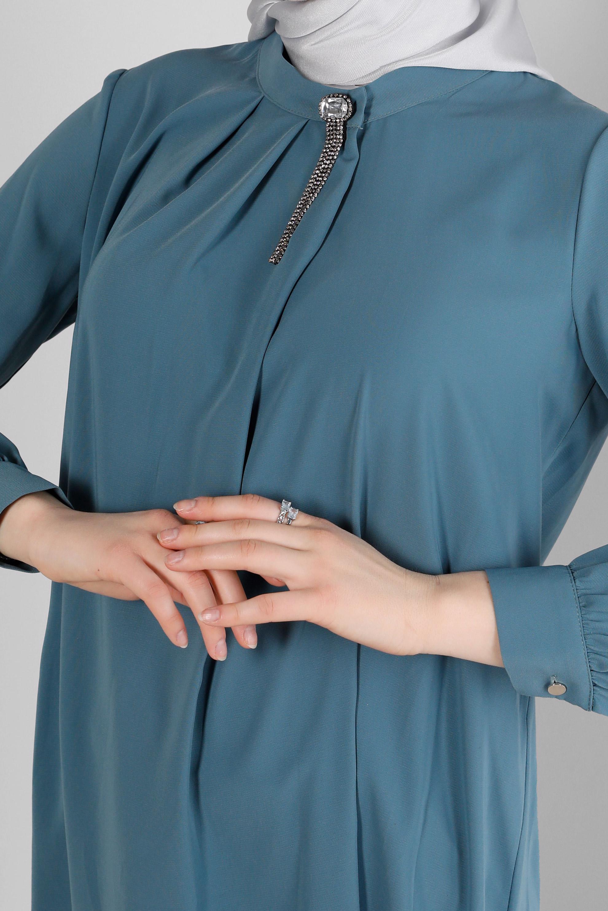 Tesettür giyim YEŞİL TAŞ DETAYLI PİLİSELİ TUNİK 43586