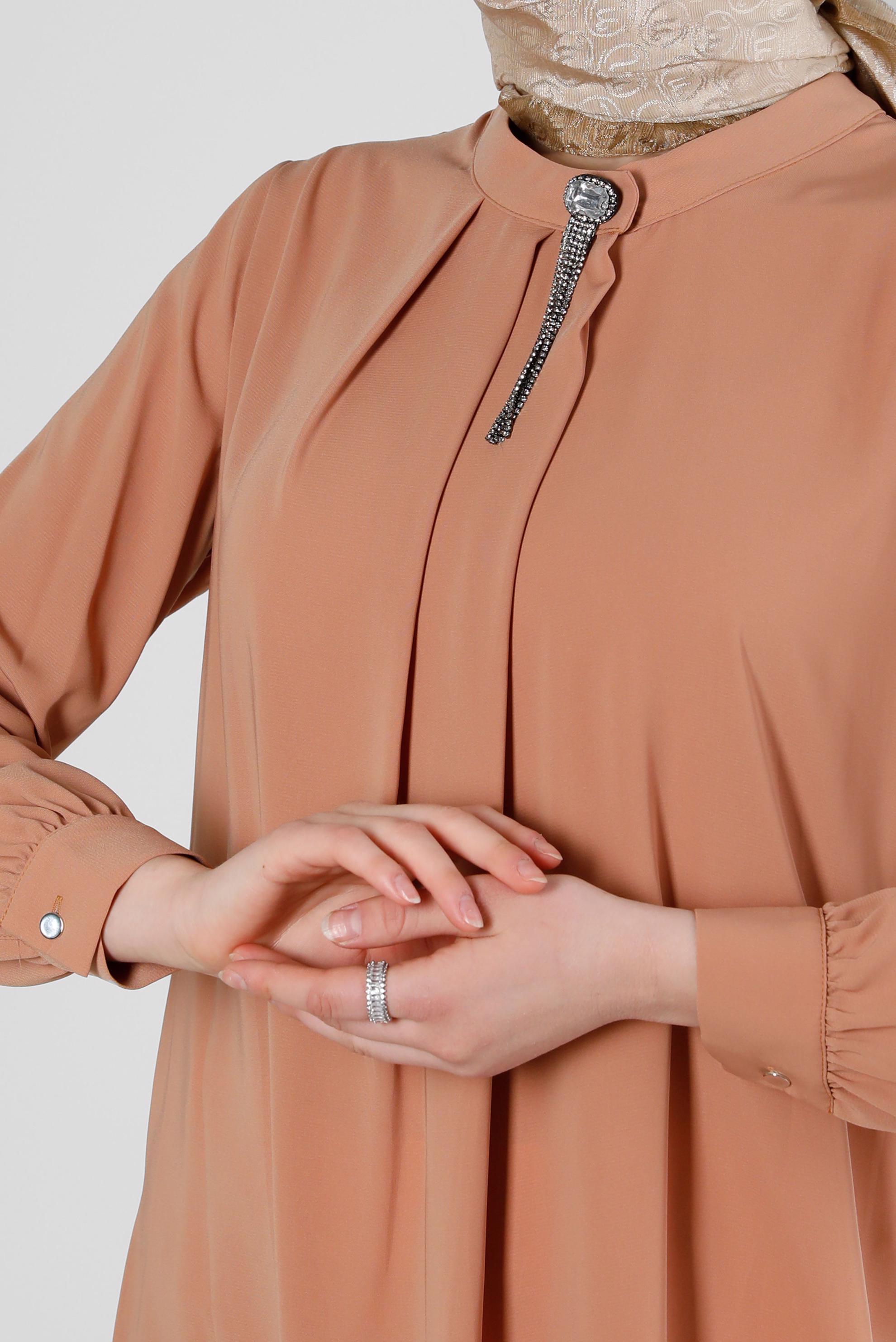 Tesettür giyim KAHVE TAŞ DETAYLI PİLİSELİ TUNİK 43586