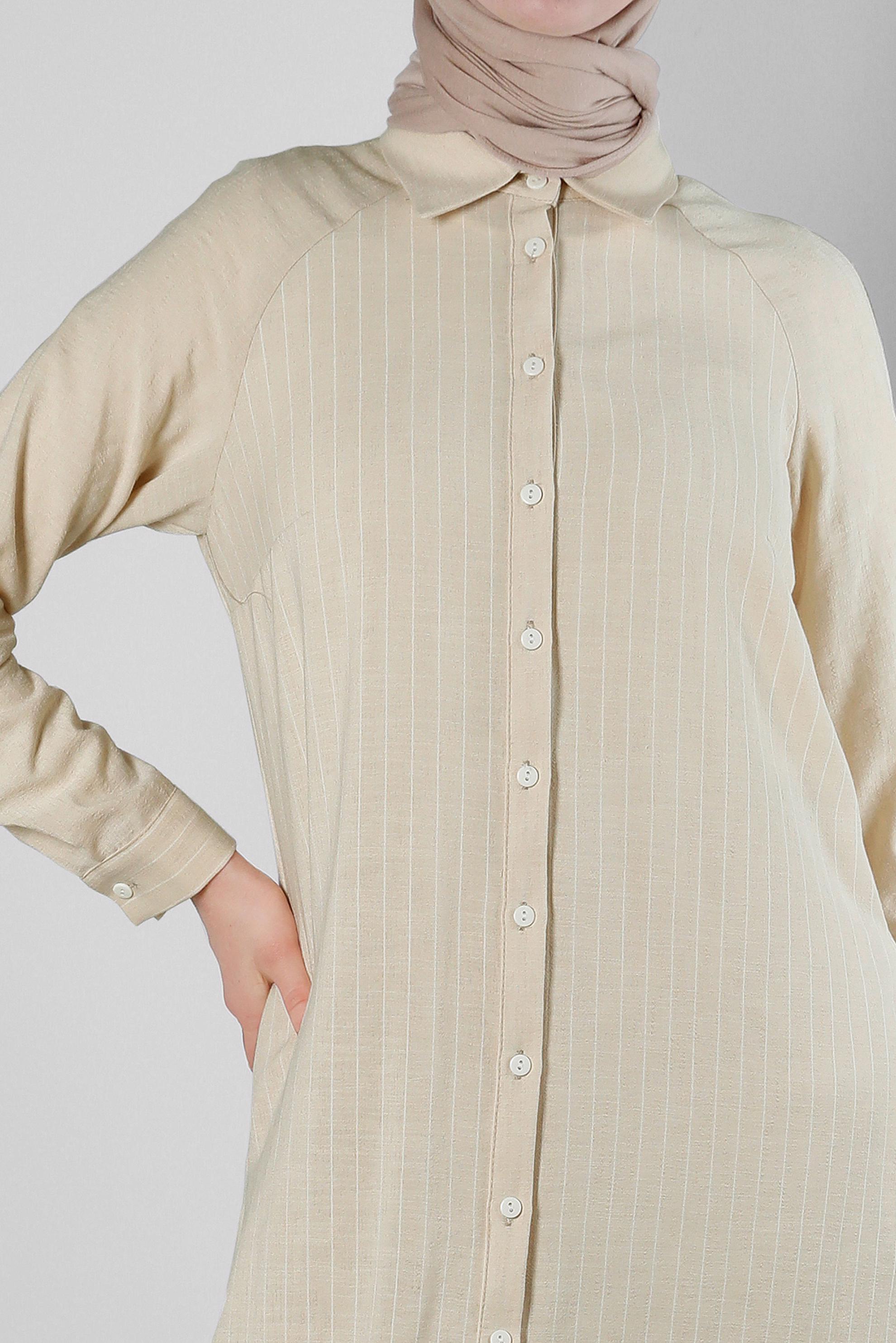 Tesettür giyim BEJ ÇİZGİLİ YANI YIRTMAÇLI DÜĞMELİ TUNİK 43603