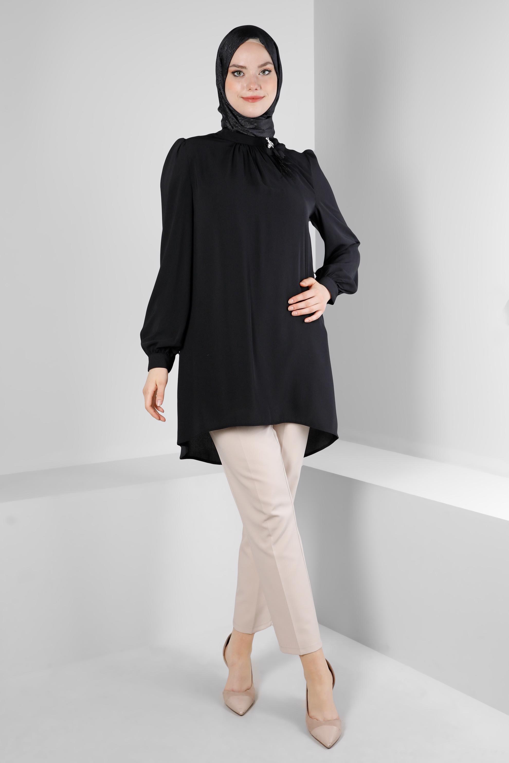 Tesettür giyim SİYAH ÇİÇEK AKSESUARLI ASİMETRİK KESİM TUNİK 43610