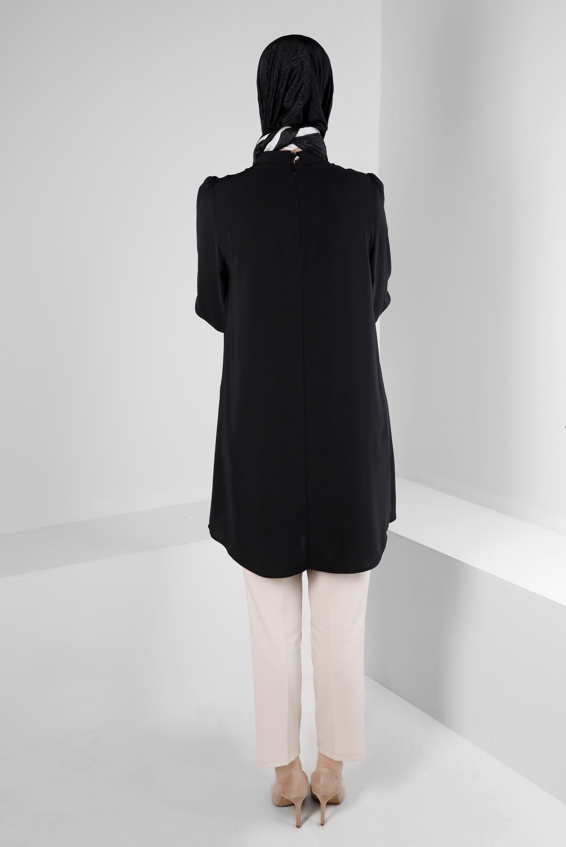 Tesettür giyim SİYAH ÇİÇEK AKSESUARLI ASİMETRİK KESİM TUNİK 43610