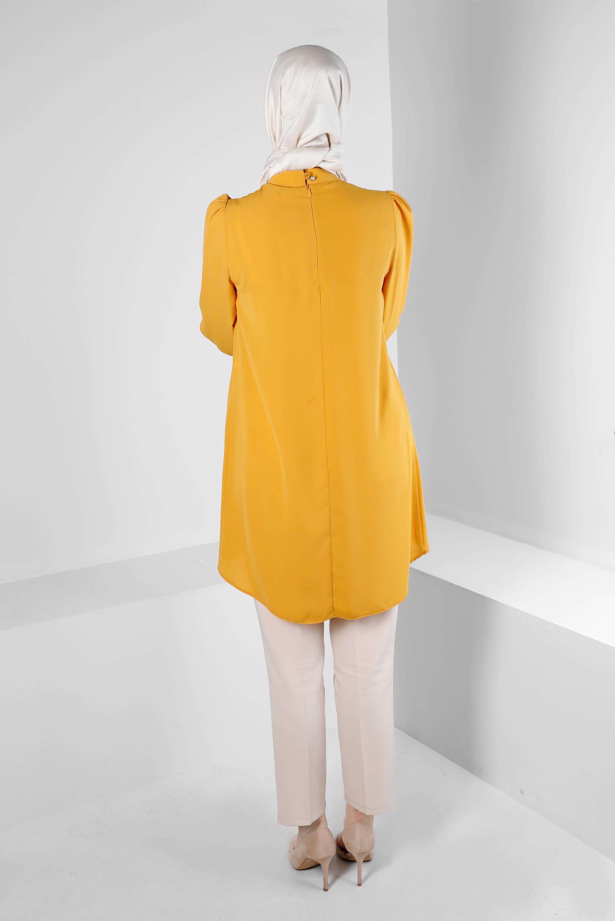 Tesettür giyim SARI ÇİÇEK AKSESUARLI ASİMETRİK KESİM TUNİK 43610