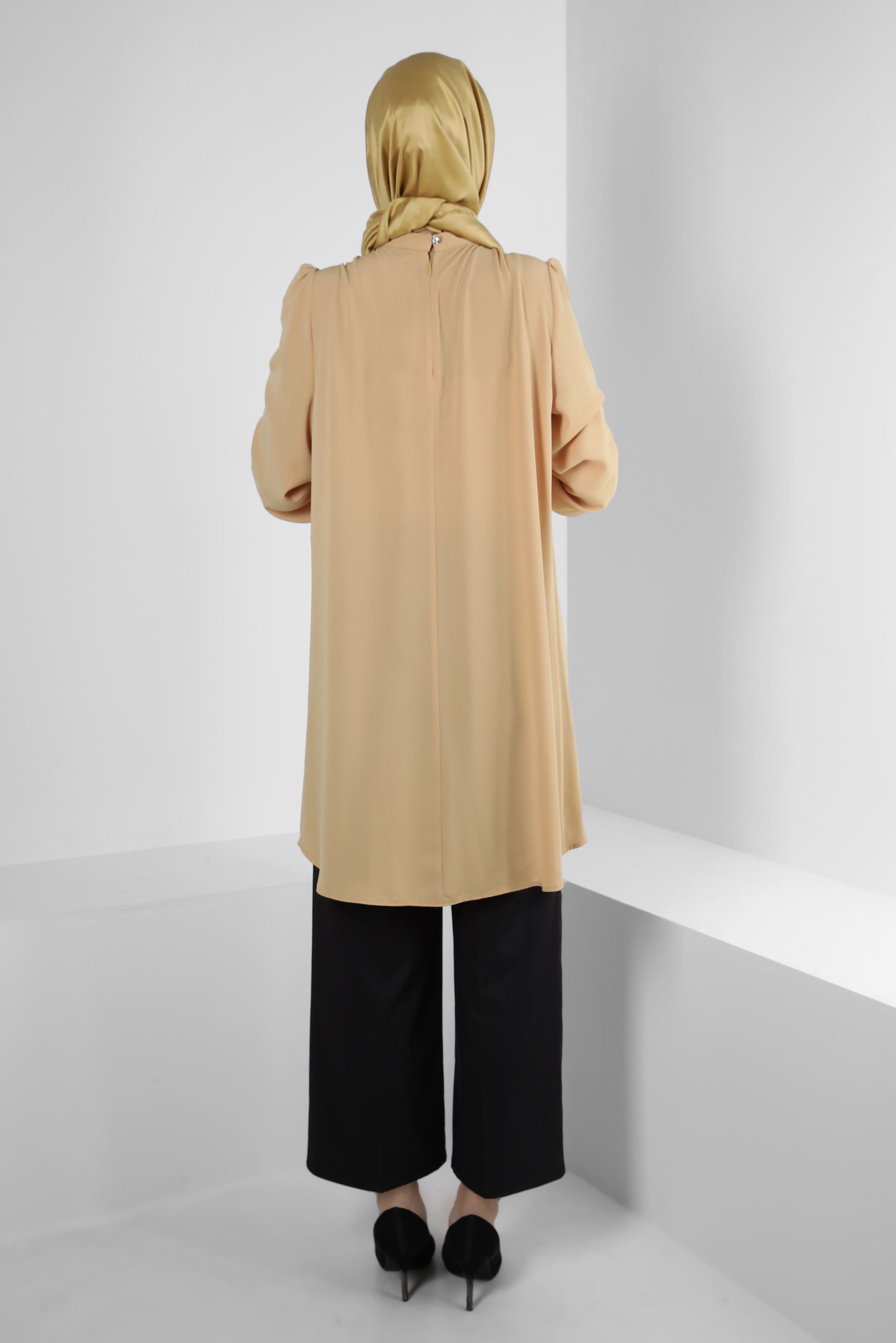 Tesettür giyim SARI ÇİÇEK AKSESUARLI ASİMETRİK KESİM TUNİK 43610