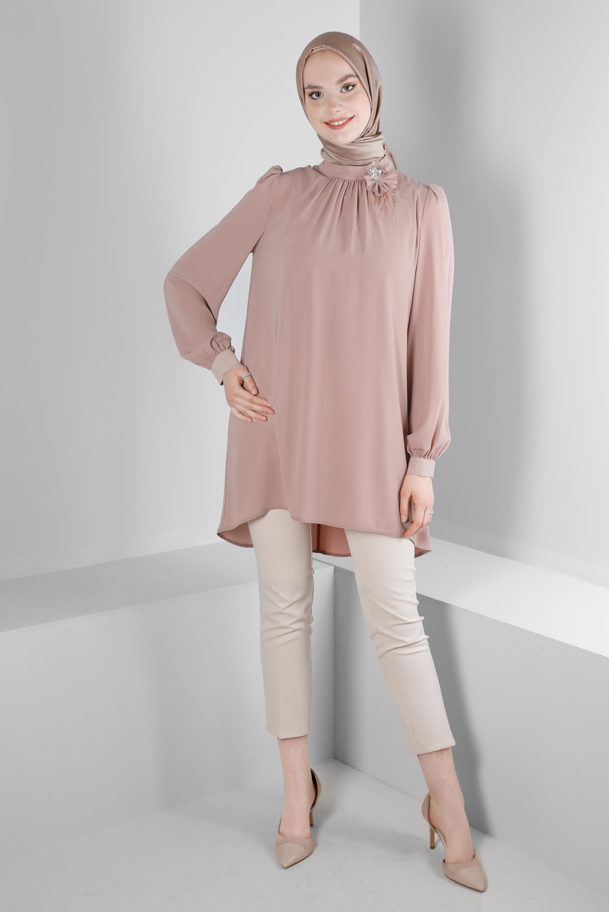 Tesettür giyim BEJ ÇİÇEK AKSESUARLI ASİMETRİK KESİM TUNİK 43610