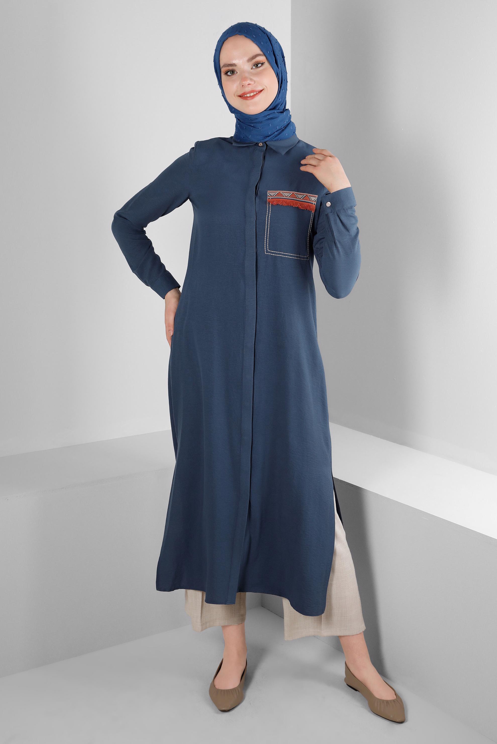 Tesettür giyim LACİVERT CEP GÖRÜNÜMLÜ PÜSKÜL DETAYLI TUNİK 43611