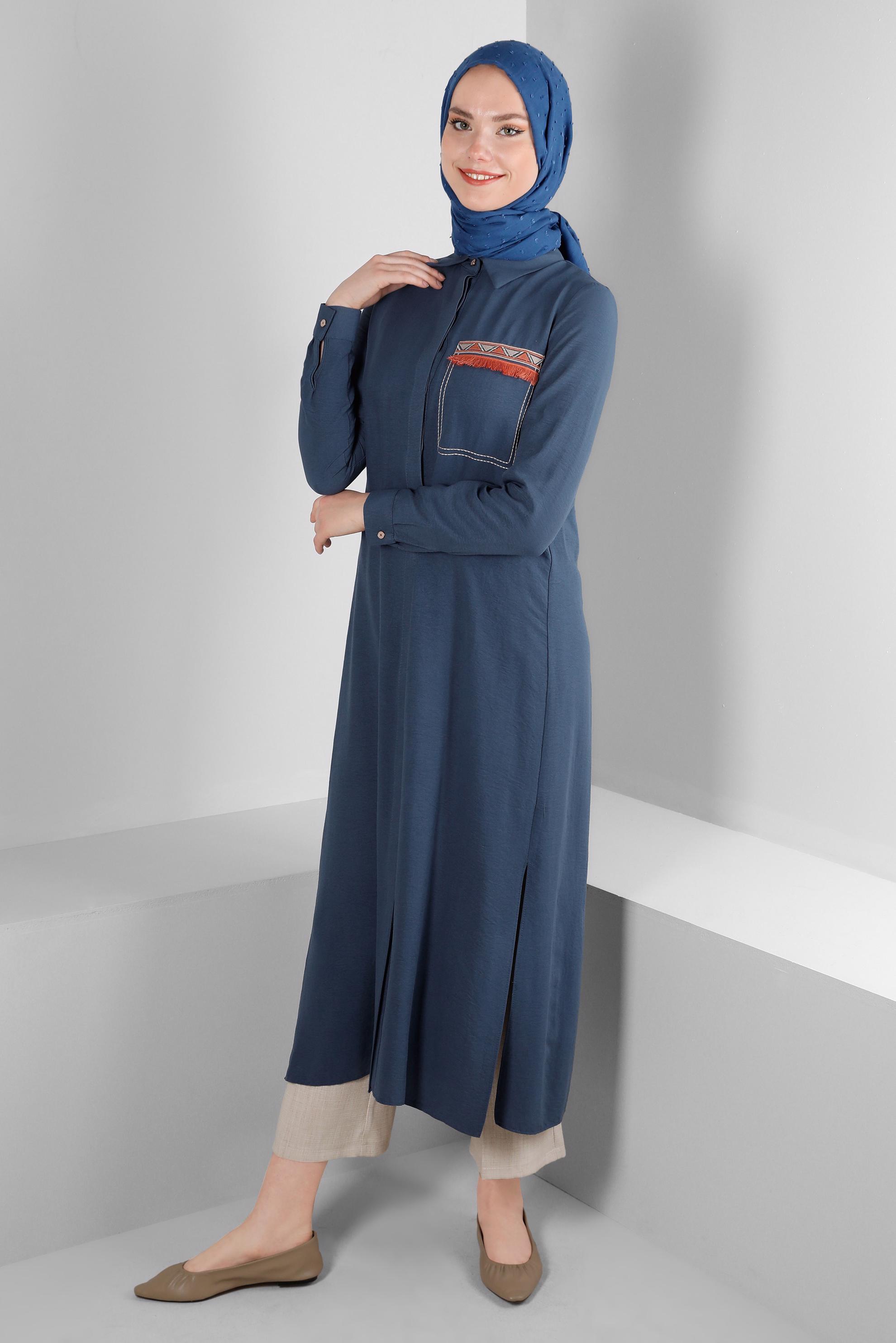 Tesettür giyim LACİVERT CEP GÖRÜNÜMLÜ PÜSKÜL DETAYLI TUNİK 43611