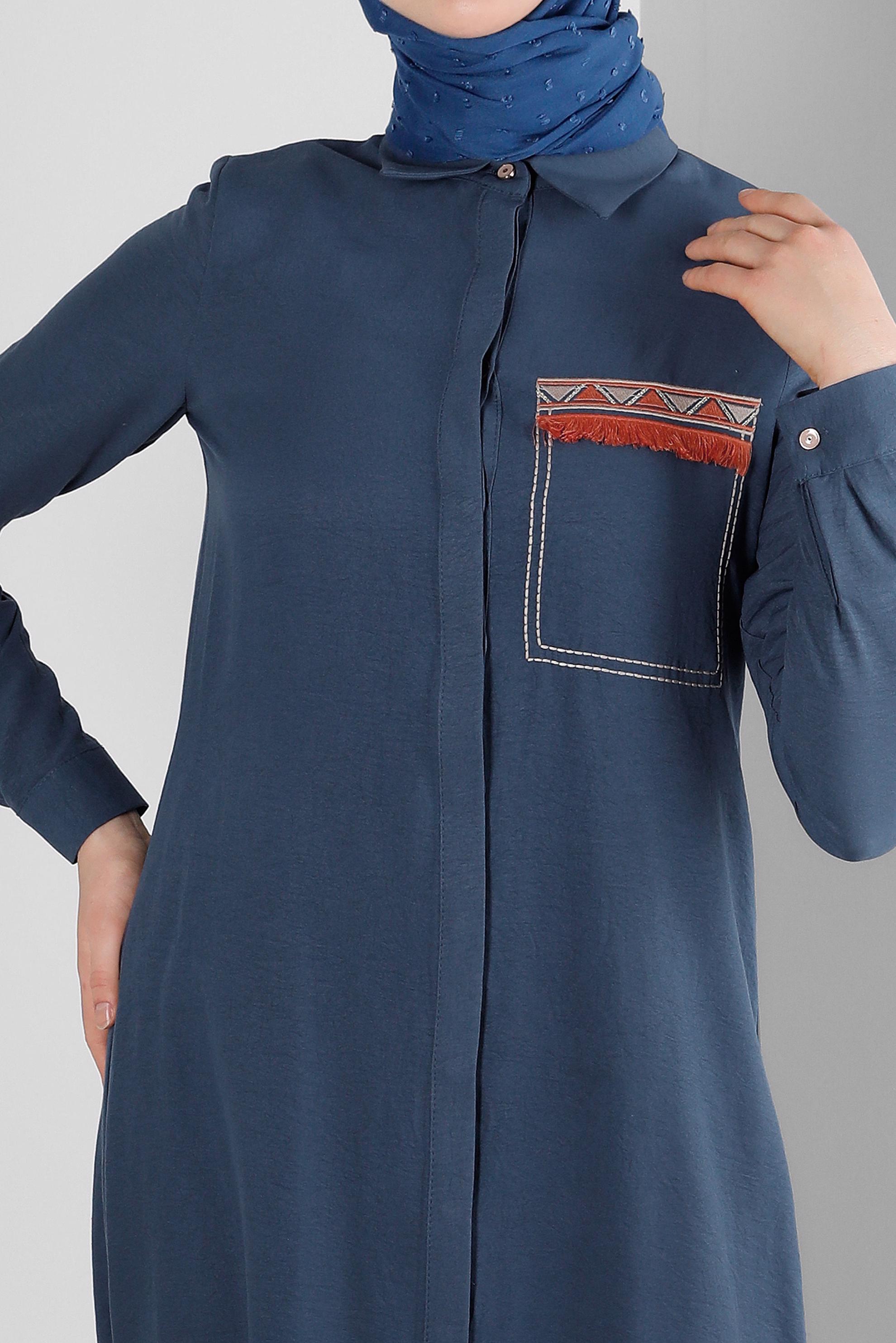 Tesettür giyim LACİVERT CEP GÖRÜNÜMLÜ PÜSKÜL DETAYLI TUNİK 43611