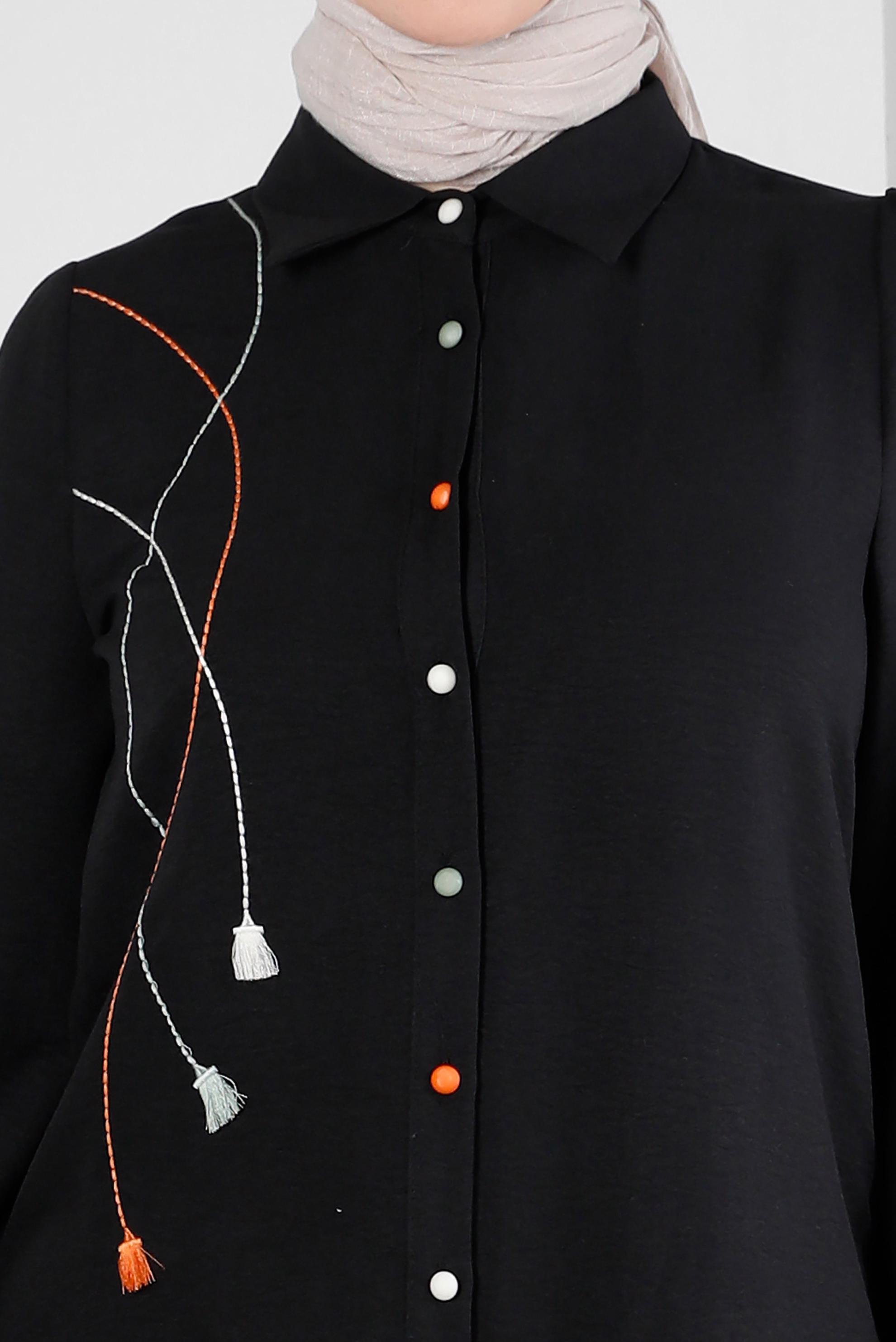 Tesettür giyim SİYAH DİKİŞ DETAYLI PÜSKÜLLÜ GÖMLEK TUNİK 43612