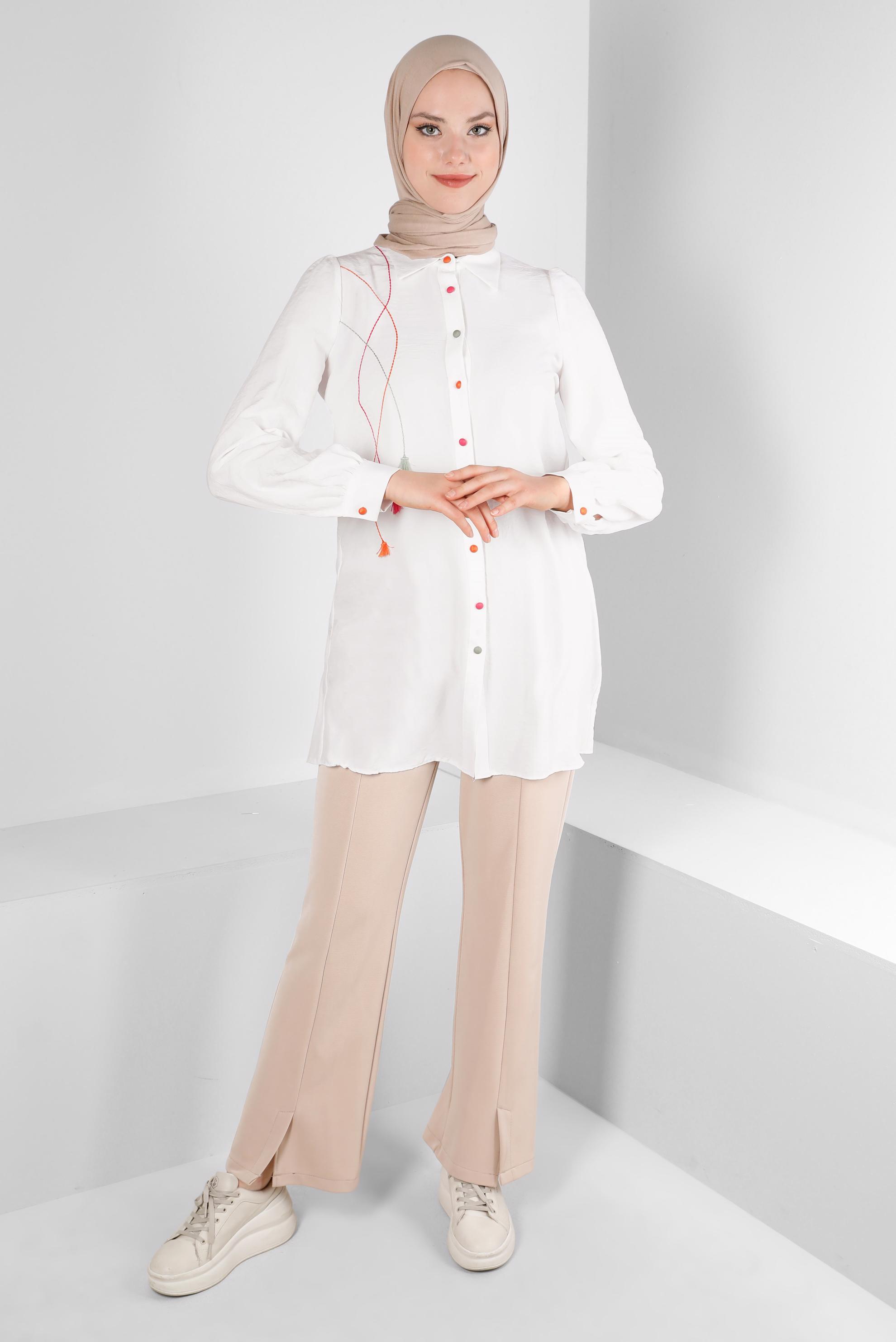 Tesettür giyim BEYAZ DİKİŞ DETAYLI PÜSKÜLLÜ GÖMLEK TUNİK 43612