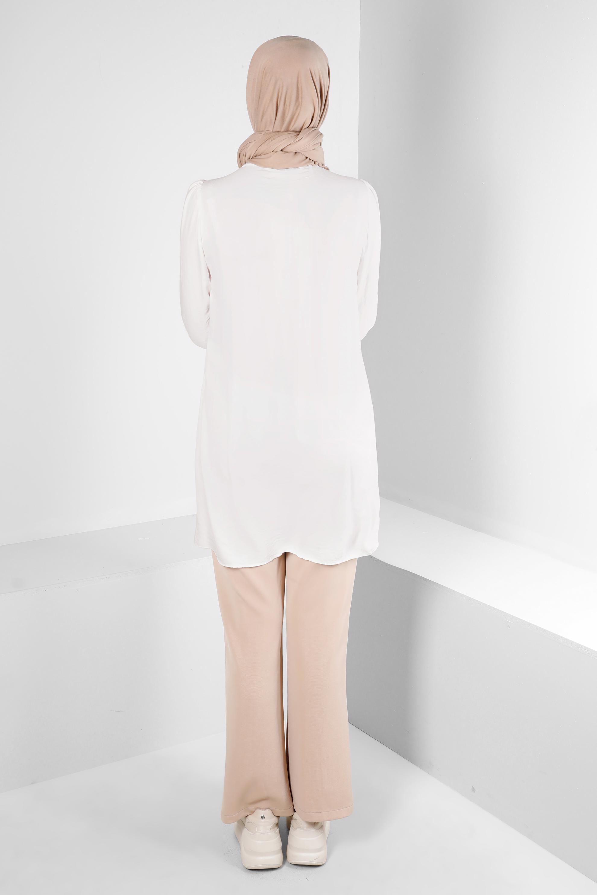 Tesettür giyim BEYAZ DİKİŞ DETAYLI PÜSKÜLLÜ GÖMLEK TUNİK 43612