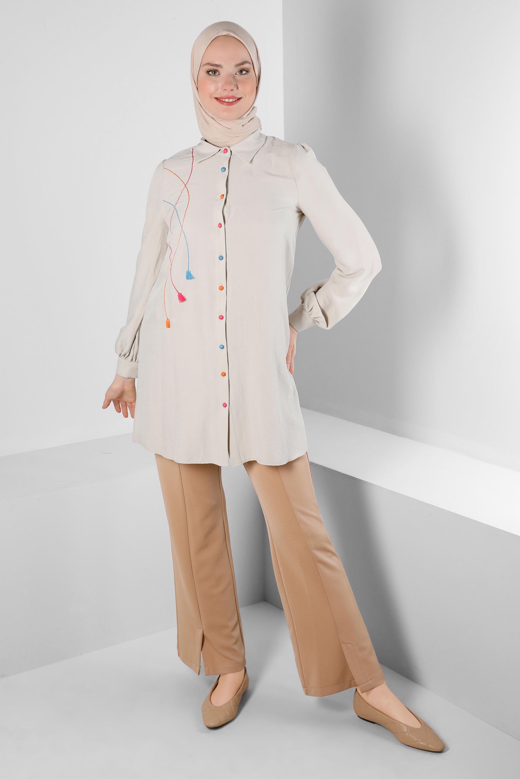 Tesettür giyim BEJ DİKİŞ DETAYLI PÜSKÜLLÜ GÖMLEK TUNİK 43612