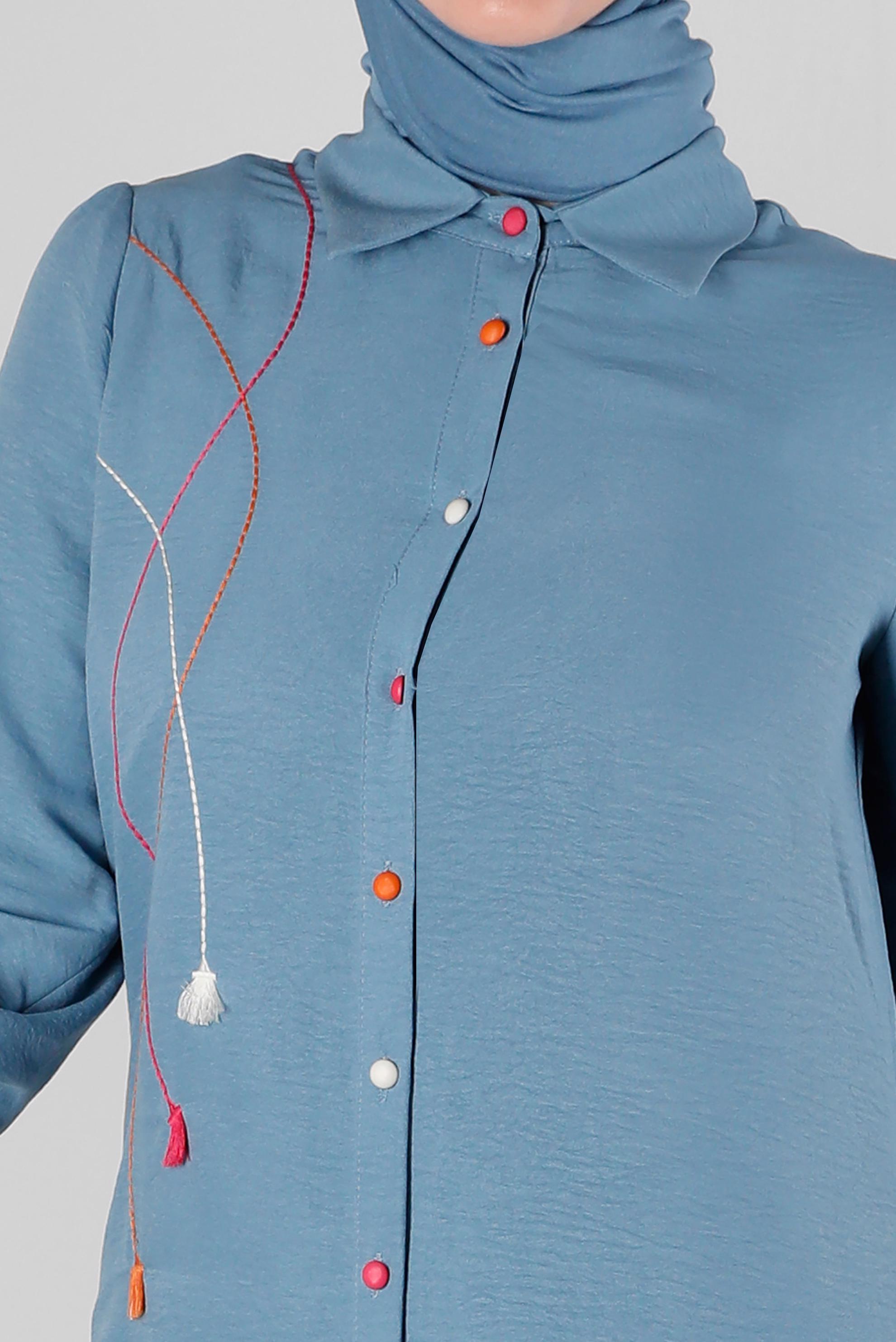 Tesettür giyim MAVİ DİKİŞ DETAYLI PÜSKÜLLÜ GÖMLEK TUNİK 43612