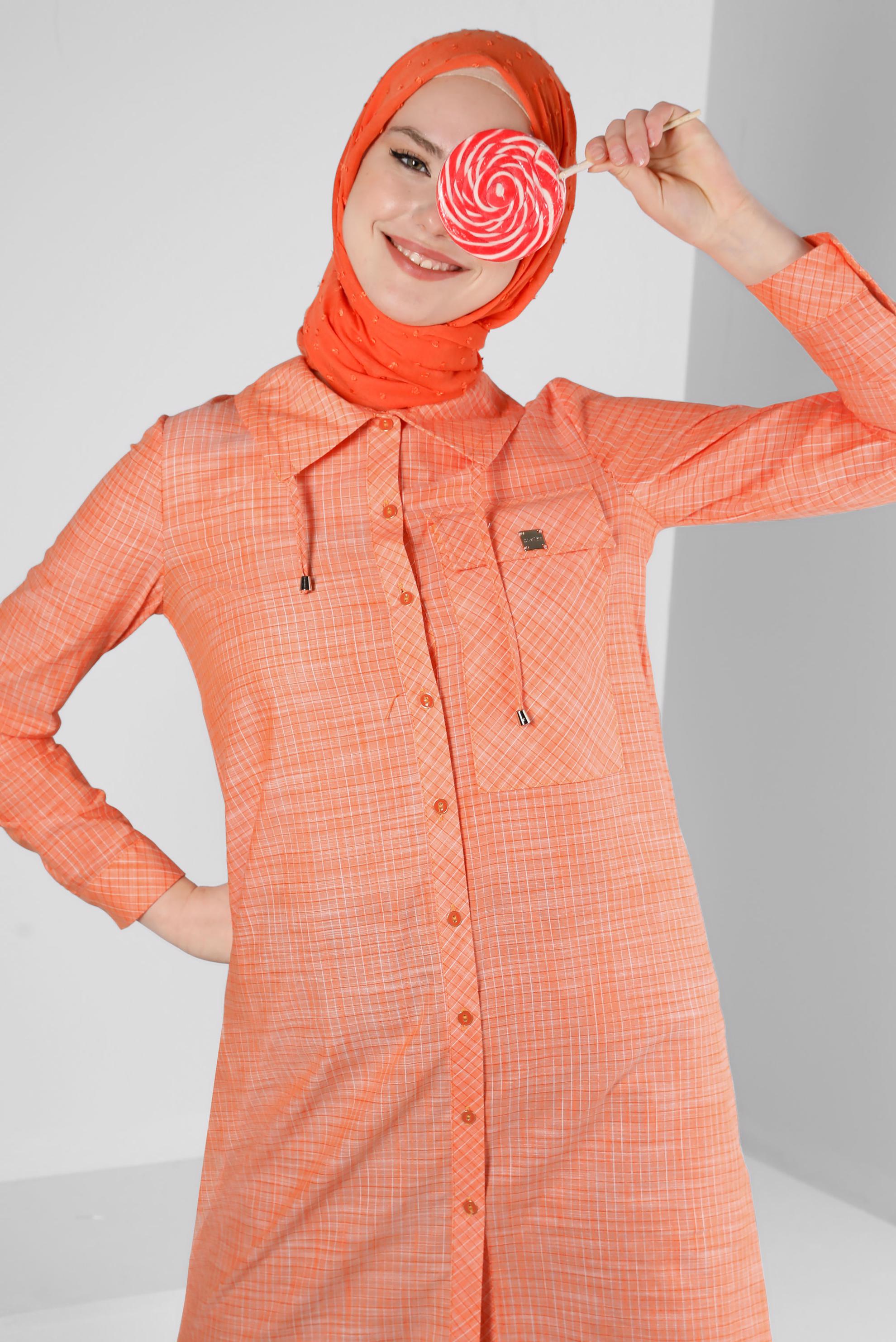 Tesettür giyim TURUNCU KARELİ YAKASI BAĞCIK DETAYLI GÖMLEK TUNİK 43624