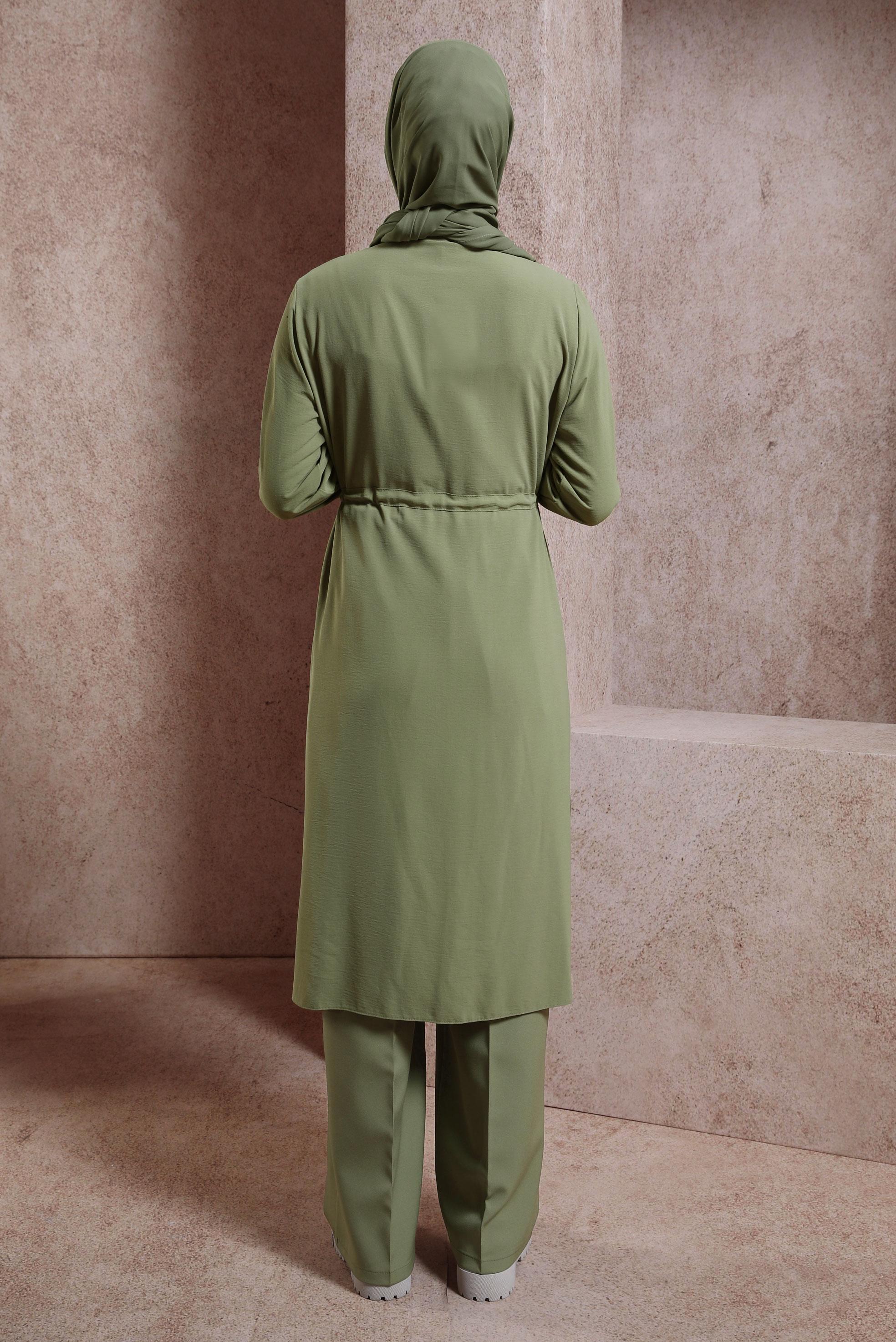 Tesettür giyim HAKİ İŞLEMELİ PÜSKÜL DETAYLI TUNİK 43625