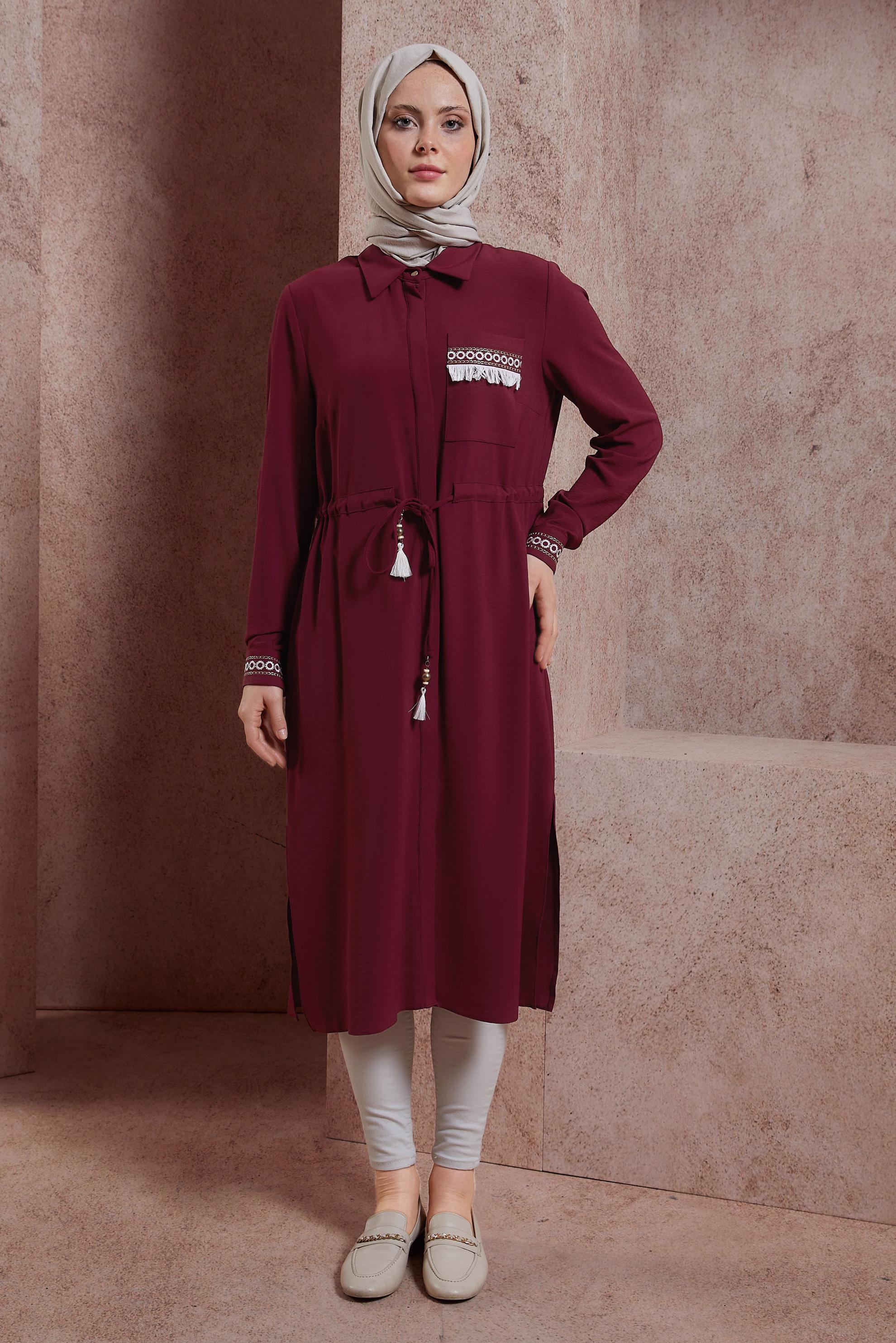 Tesettür giyim BORDO İŞLEMELİ PÜSKÜL DETAYLI TUNİK 43625