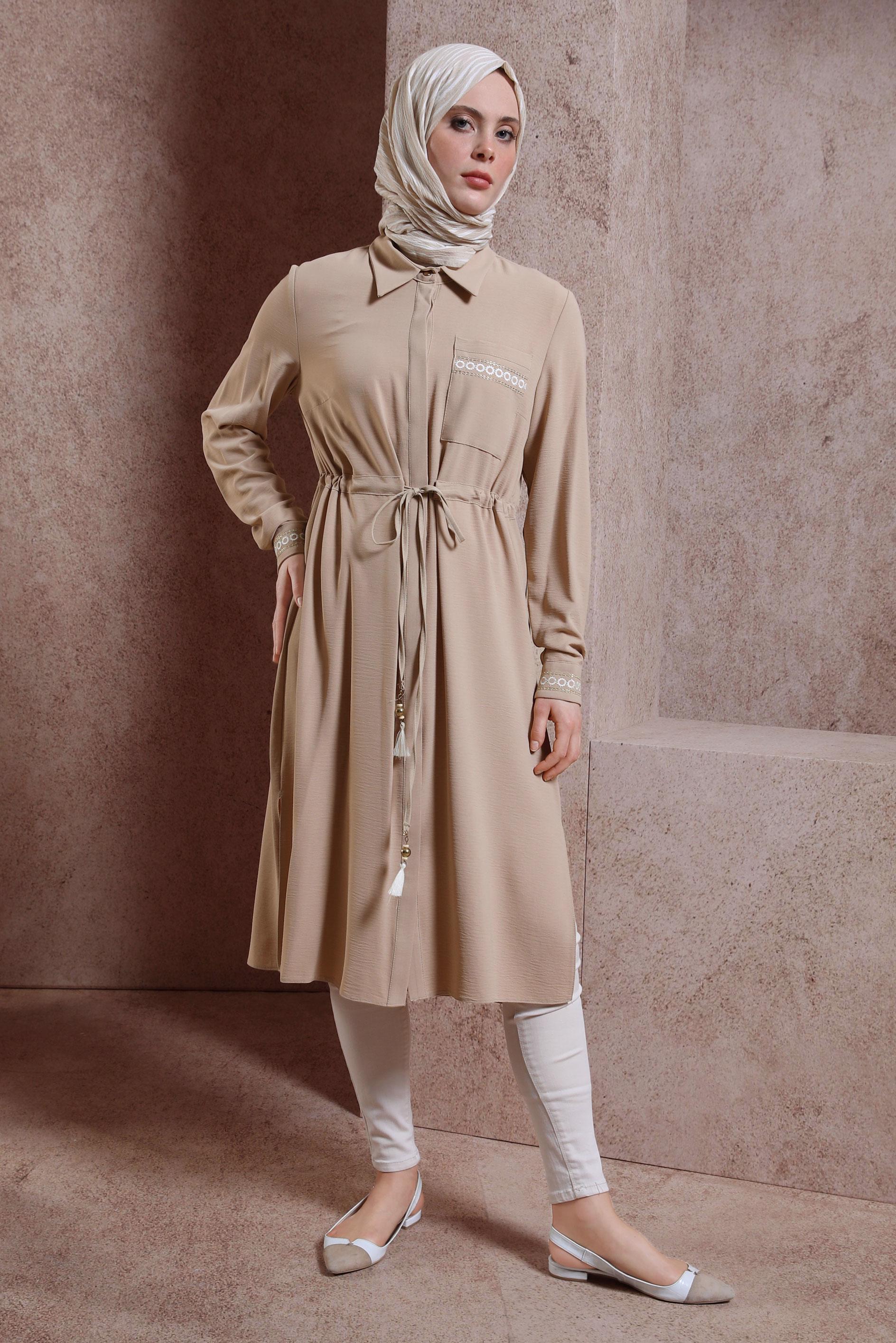 Tesettür giyim KAHVE İŞLEMELİ PÜSKÜL DETAYLI TUNİK 43625