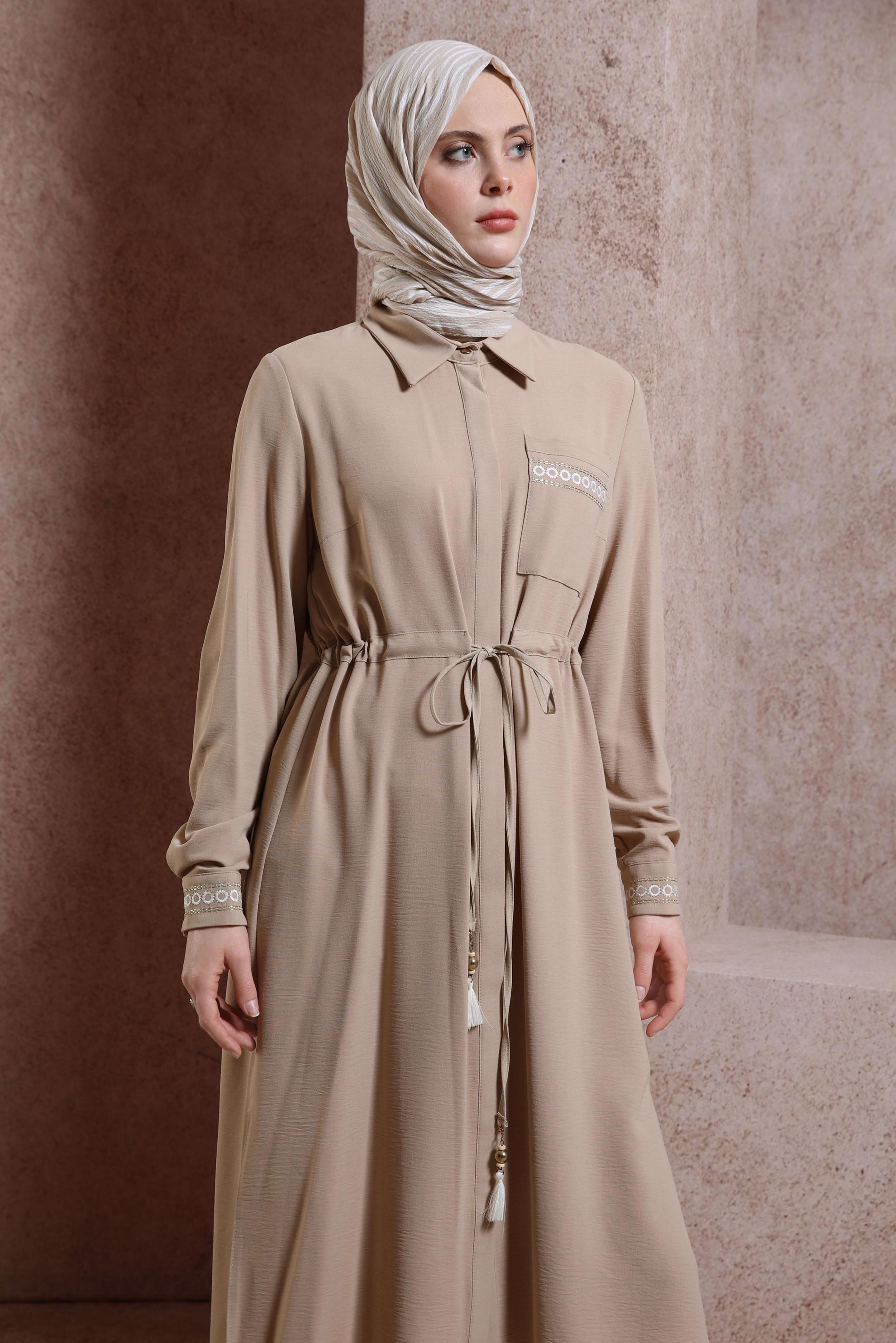 Tesettür giyim KAHVE İŞLEMELİ PÜSKÜL DETAYLI TUNİK 43625