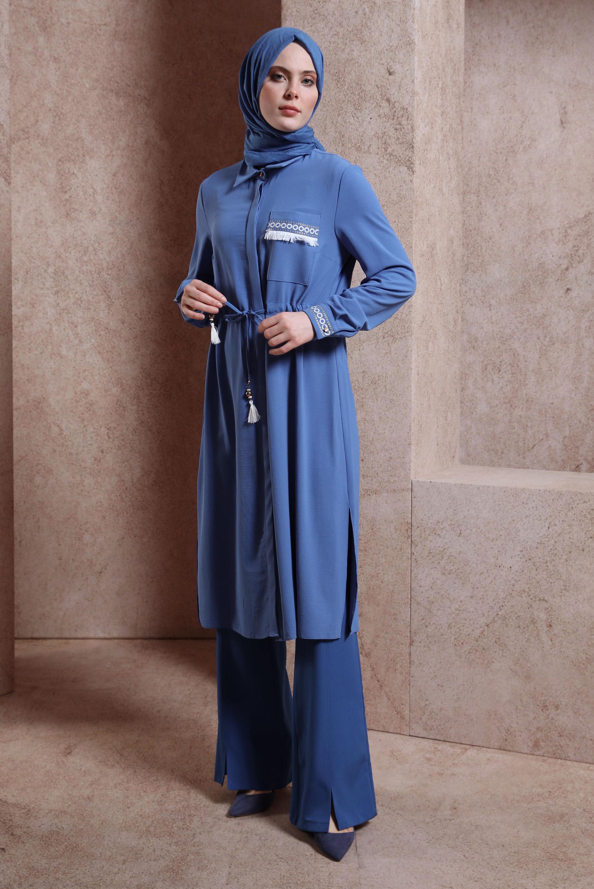 Tesettür giyim LACİVERT İŞLEMELİ PÜSKÜL DETAYLI TUNİK 43625