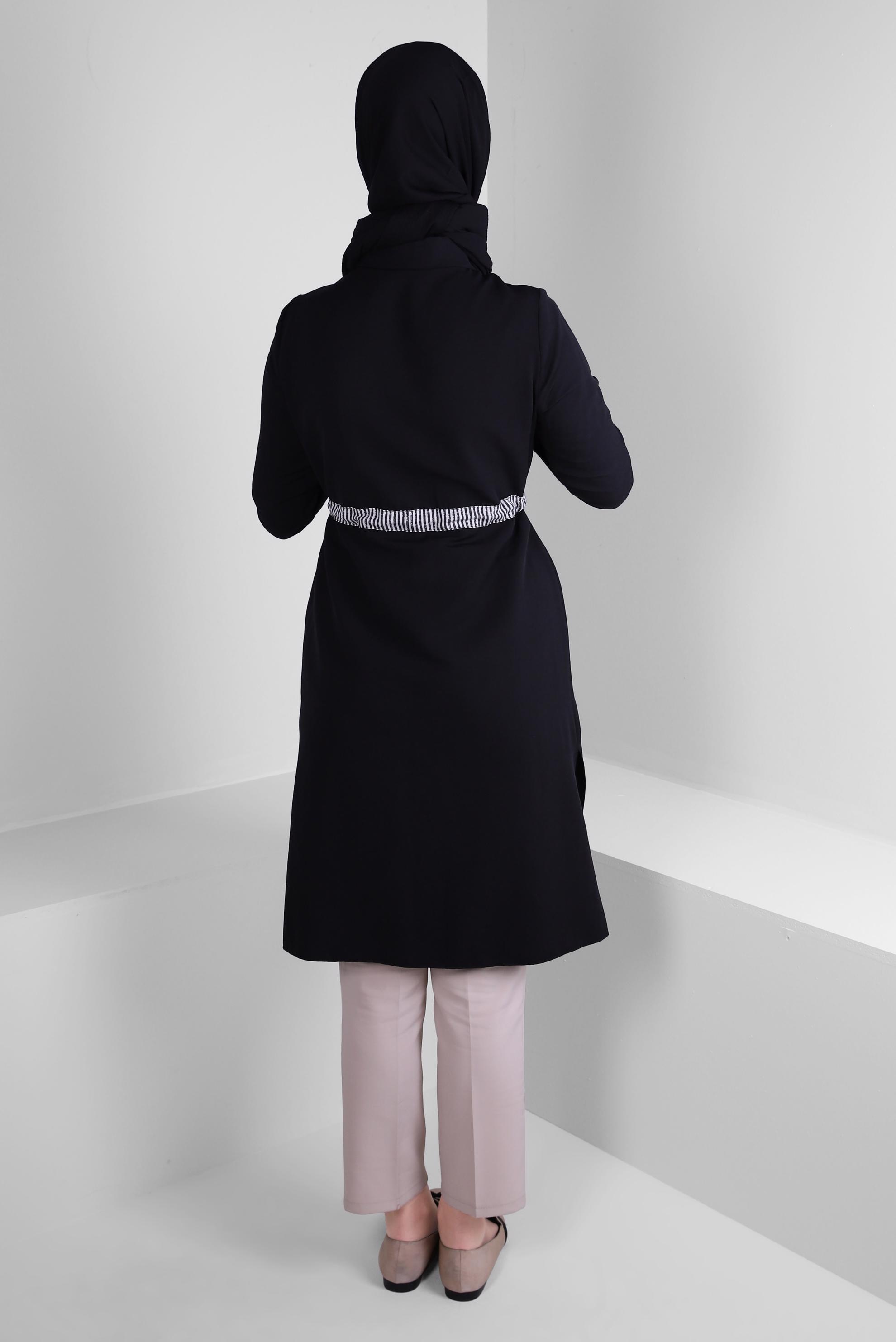 Tesettür giyim SİYAH ÇİZGİLİ BELİ KUŞAKLI DÜZ TUNİK 43632
