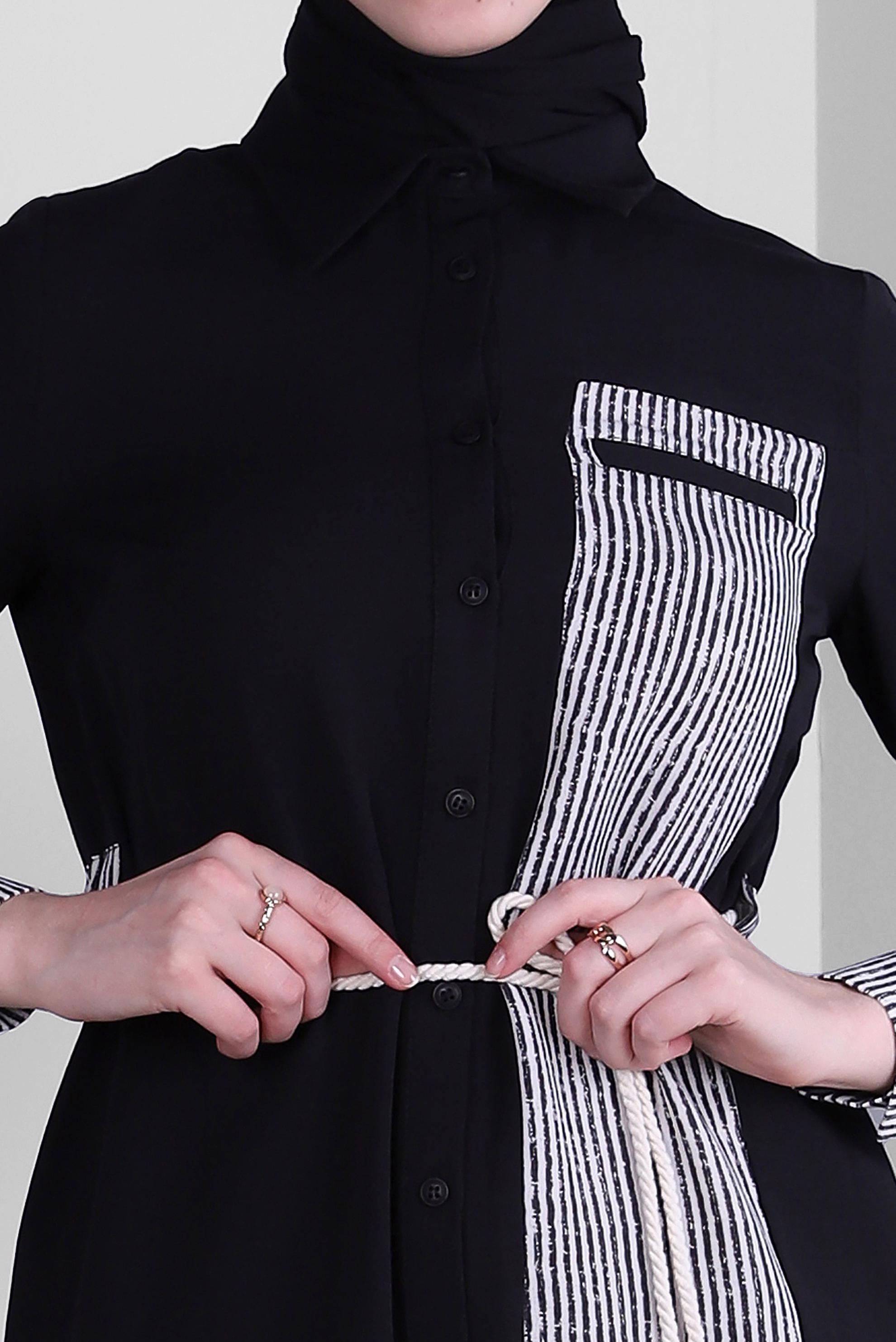 Tesettür giyim SİYAH ÇİZGİLİ BELİ KUŞAKLI DÜZ TUNİK 43632