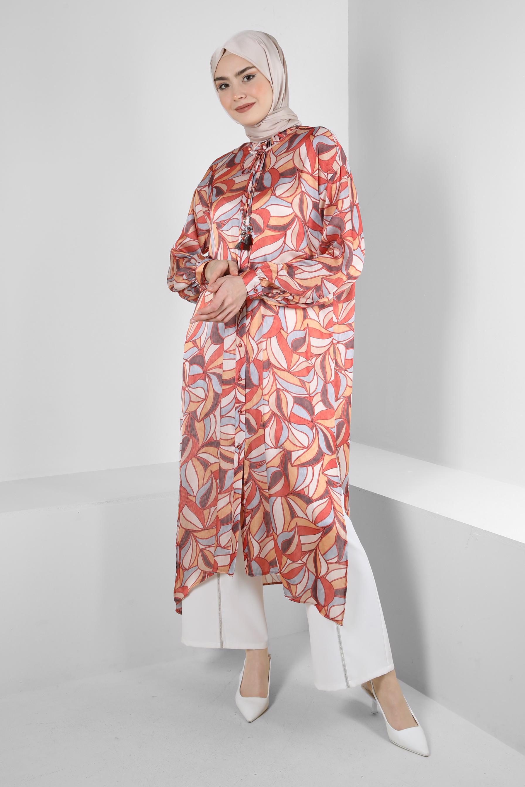 Tesettür giyim TURUNCU YAKASI BAĞLAMA DETAYLI DESENLİ TUNİK 43640