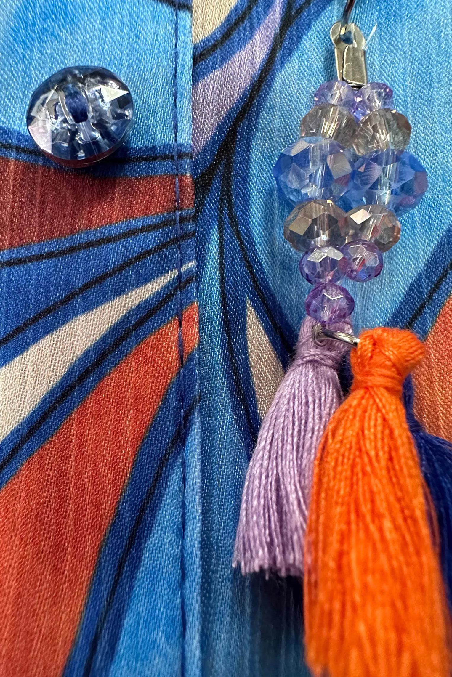 Tesettür giyim LACİVERT YAKASI BAĞLAMA DETAYLI DESENLİ TUNİK 43640