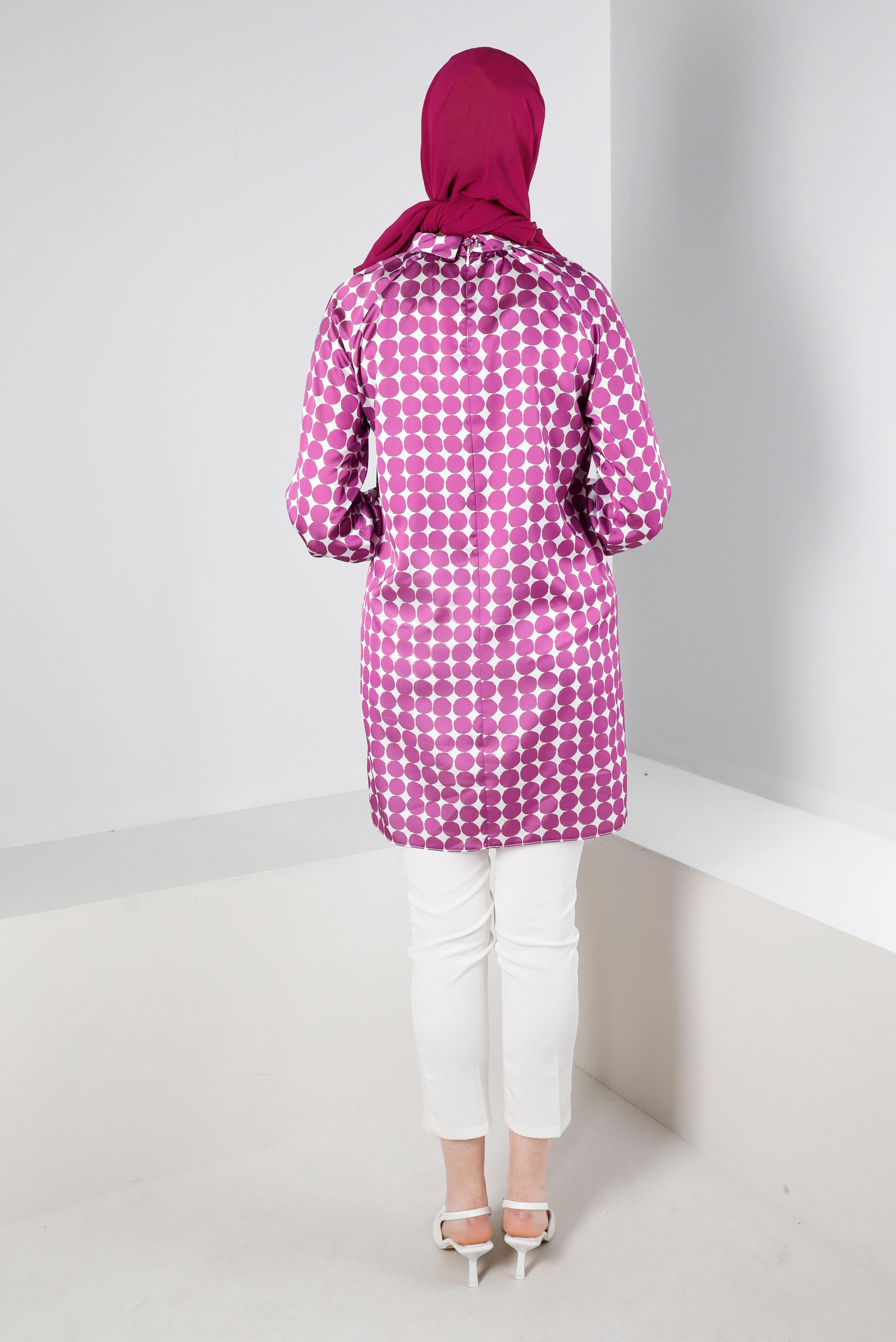 Tesettür giyim MOR GEOMETRİK DESENLİ ERKEK YAKA SATEN TUNİK 43641