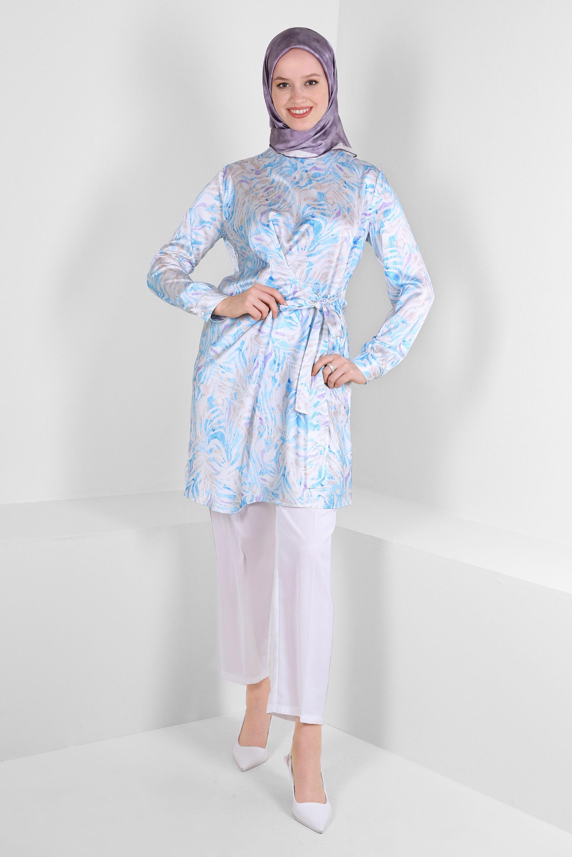 Tesettür giyim MAVİ DESENLİ BAĞLAMA DETAYLI SATEN TUNİK 43642