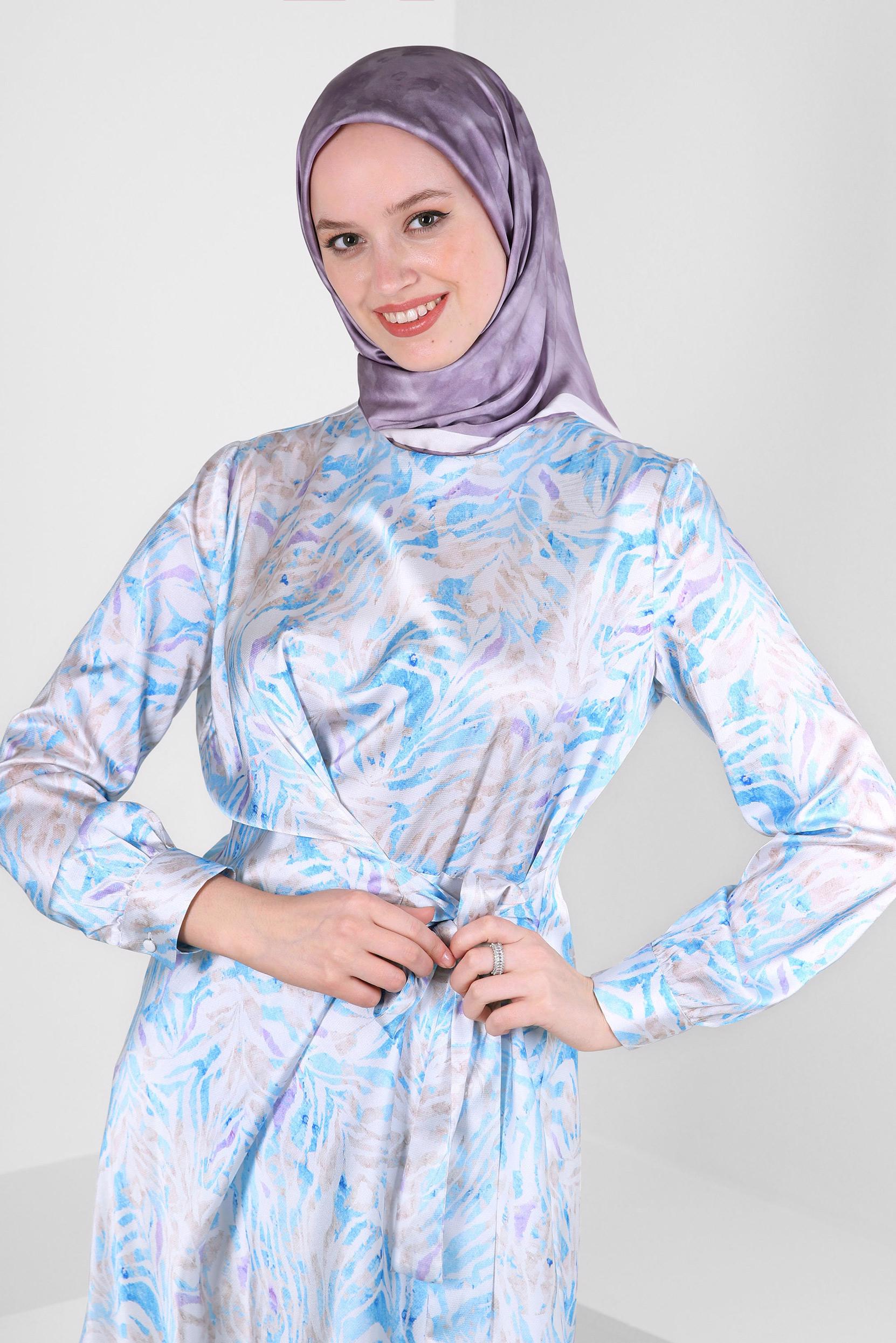 Tesettür giyim MAVİ DESENLİ BAĞLAMA DETAYLI SATEN TUNİK 43642