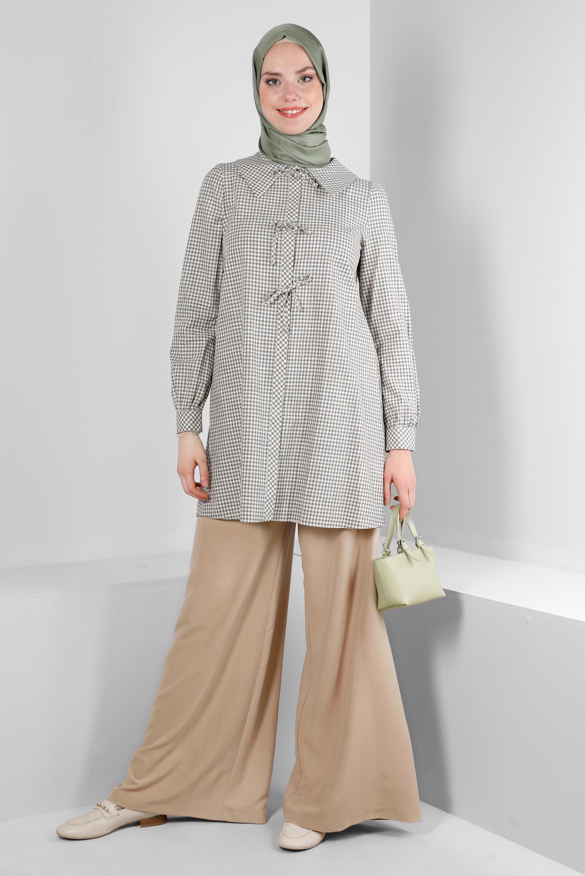 Tesettür giyim HAKİ PÖTİKARE DESENLİ BAĞCIK DETAYLI TUNİK 43647