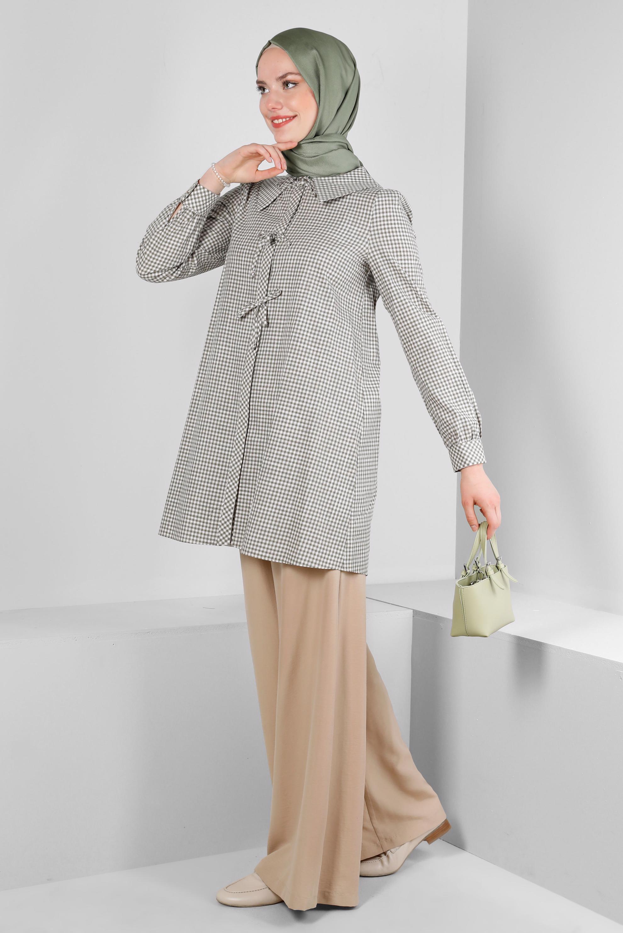 Tesettür giyim HAKİ PÖTİKARE DESENLİ BAĞCIK DETAYLI TUNİK 43647