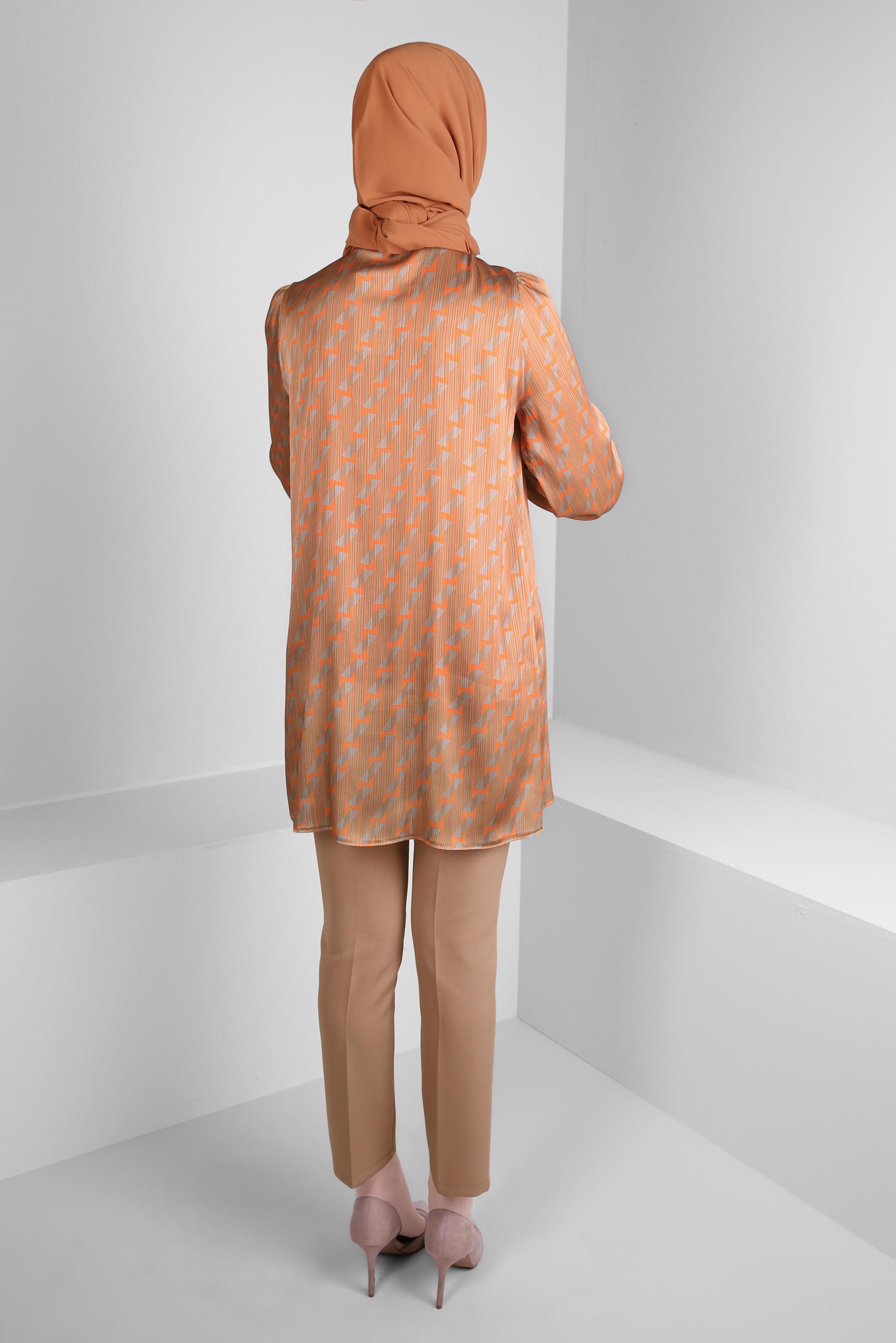 Tesettür giyim TURUNCU DESENLİ YAKASI FIRFIR DETAYLI GÖMLEK TUNİK 43651