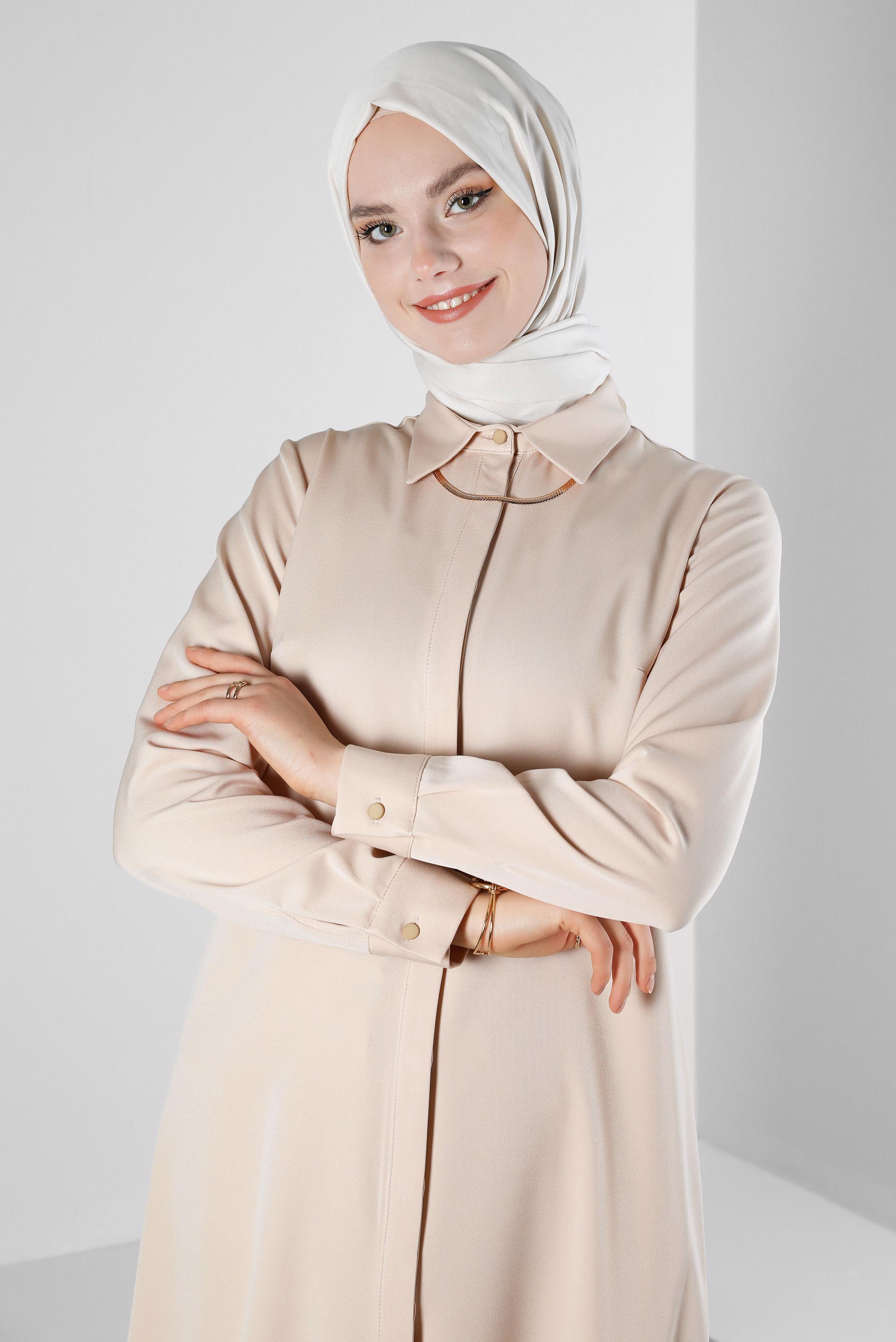 Tesettür giyim BEJ GİZLİ DÜĞMELİ YANI YIRTMAÇLI TUNİK 43667
