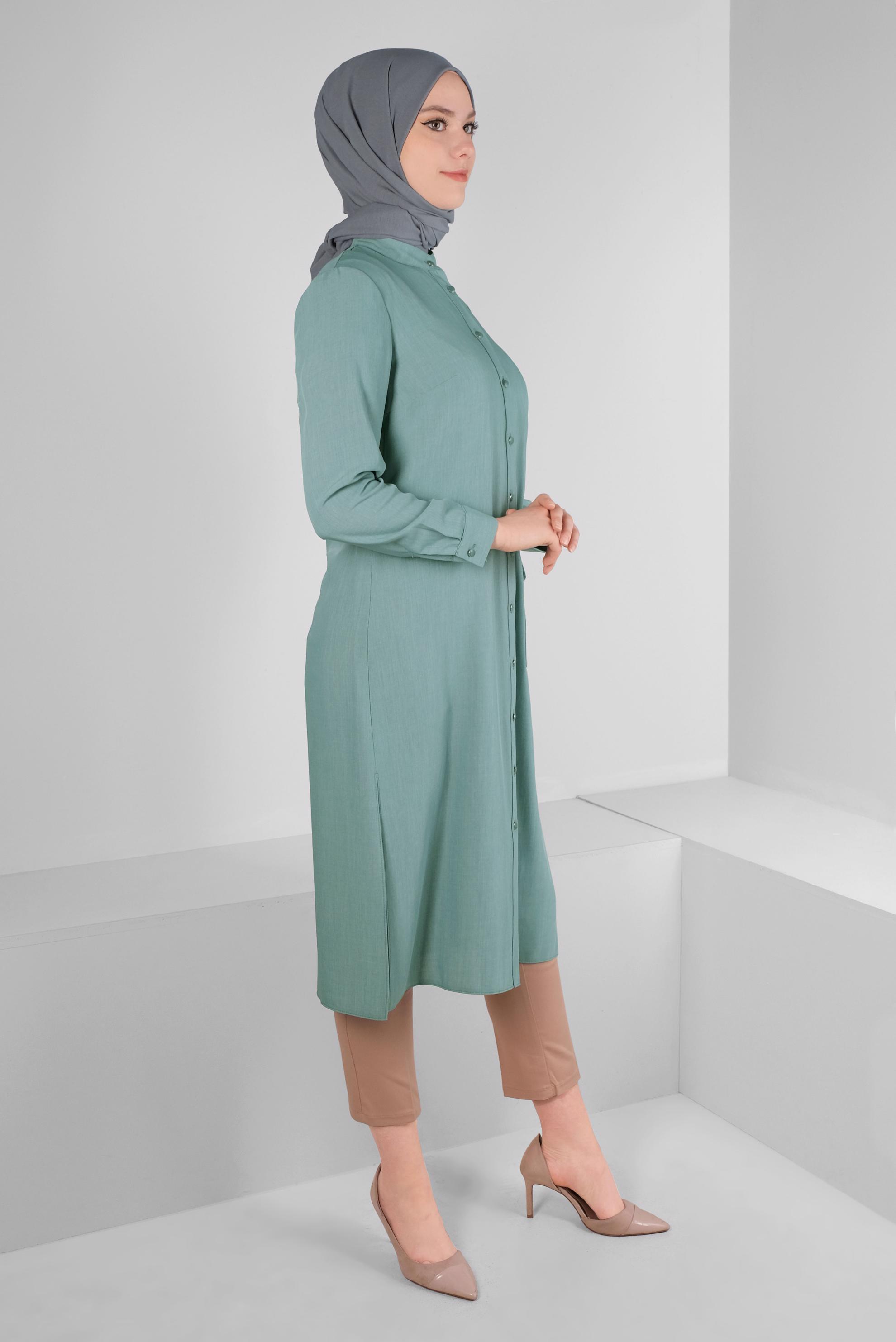 Tesettür giyim YEŞİL CEBİ ZİNCİR DETAYLI DÜĞMELİ TUNİK 43669