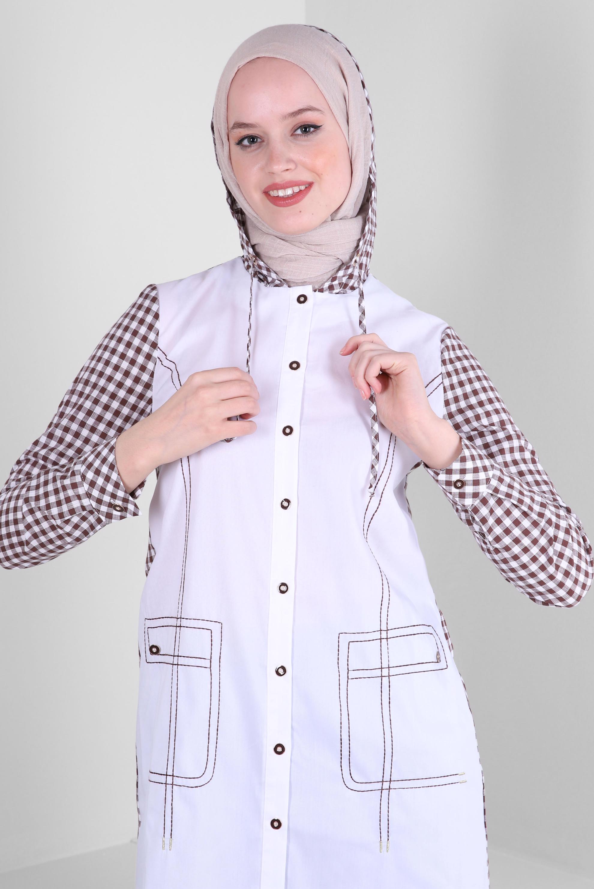 Tesettür giyim KAHVE PÖTİKARE DESENLİ KAPÜŞONLU DÜĞMELİ TUNİK 43678